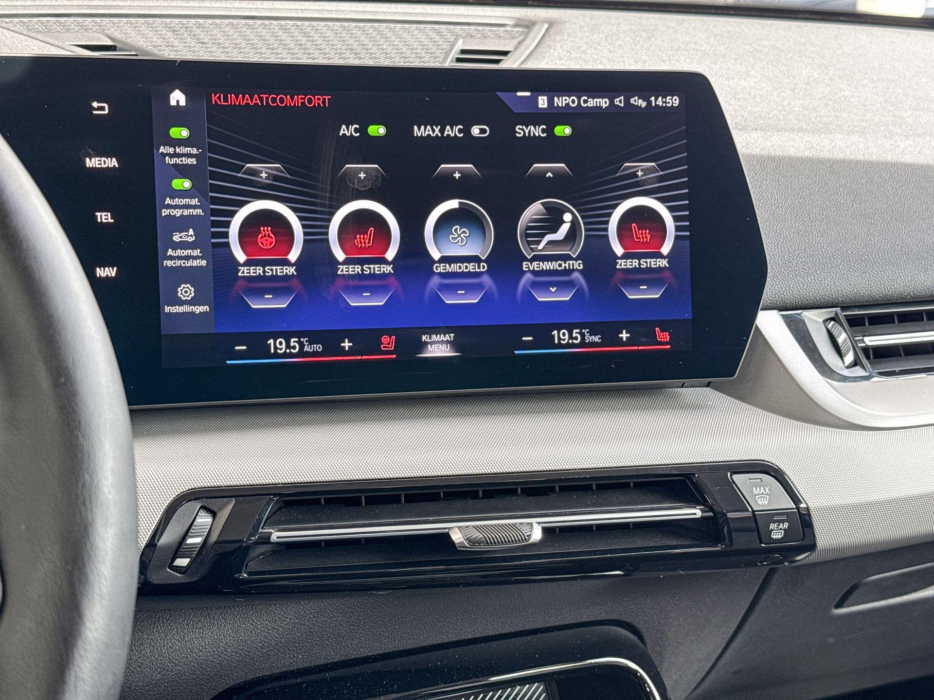 Foto van BMW Ix1 Xdrive30