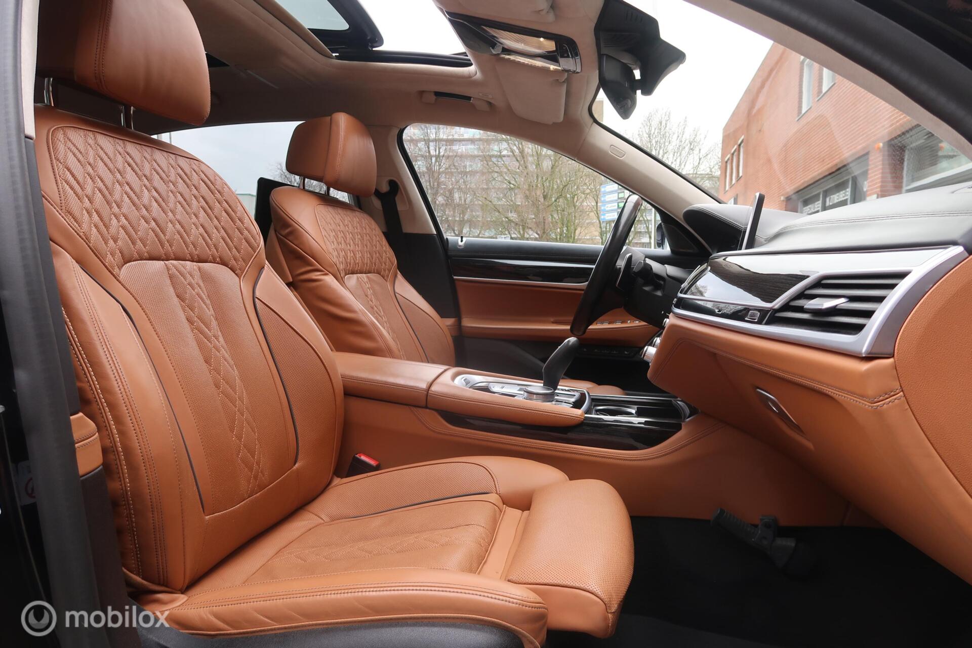 Foto van BMW M760li xDrive
