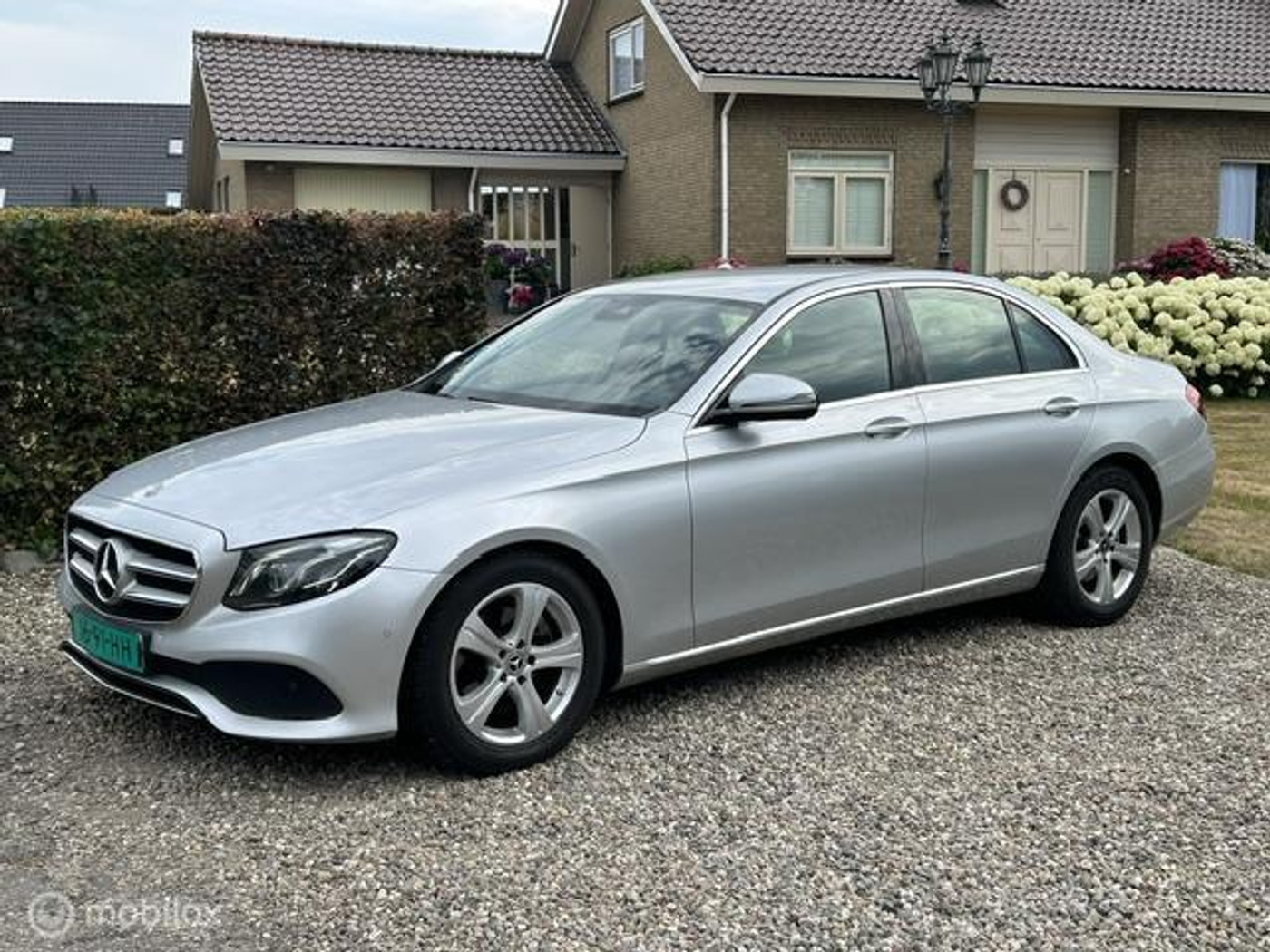 Mercedes-Benz E 200 D 200 d AXANTGARDE/CAMERA/LED 2017 - voorkant