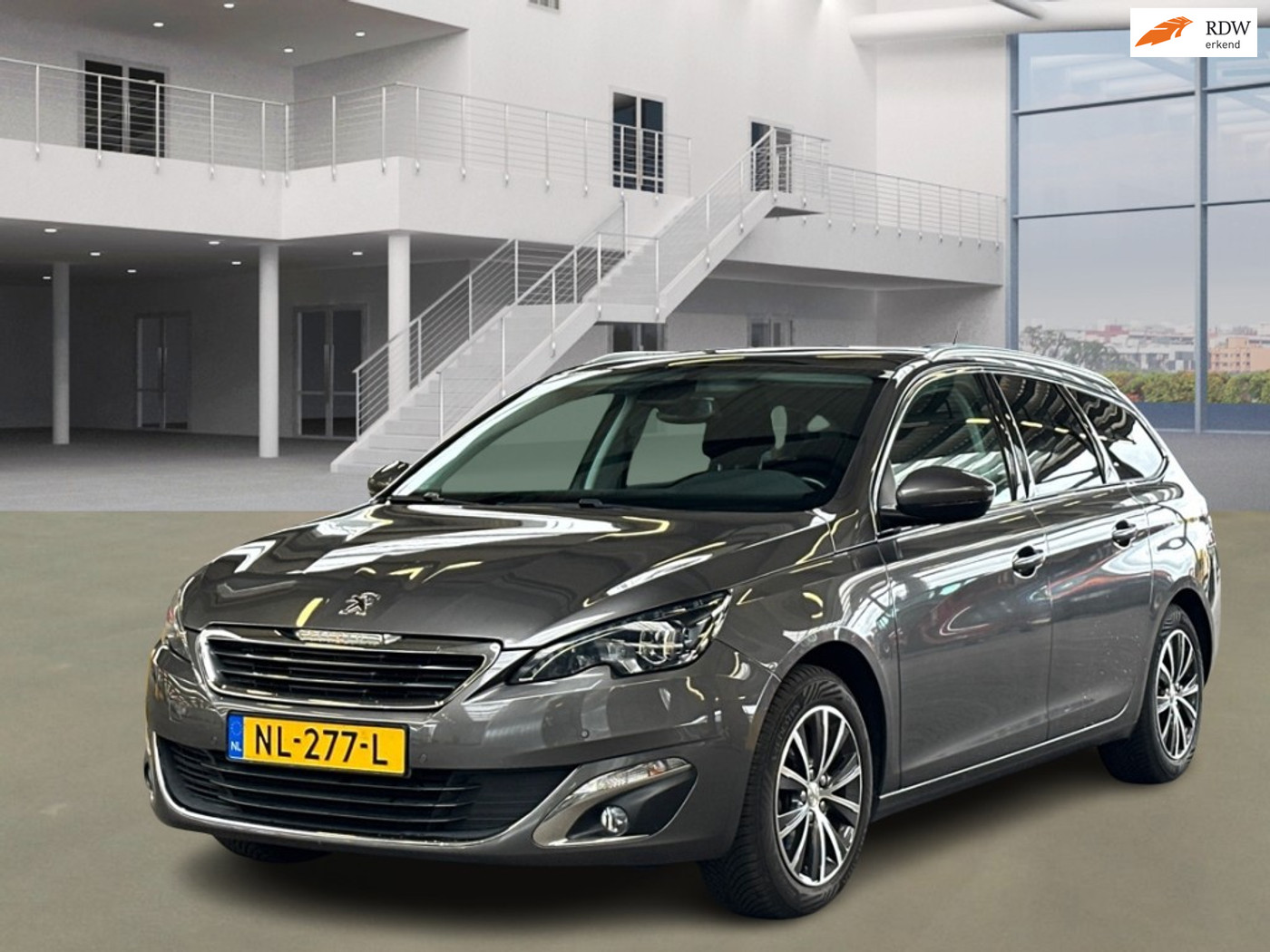 Peugeot 308 1.2 PureTech Allure|NWE APK|131PK|ECC|CRUISE|NAVI|CAMERA|PANO|PARKEERS V+A|TREKHAAK 2017 - voorkant