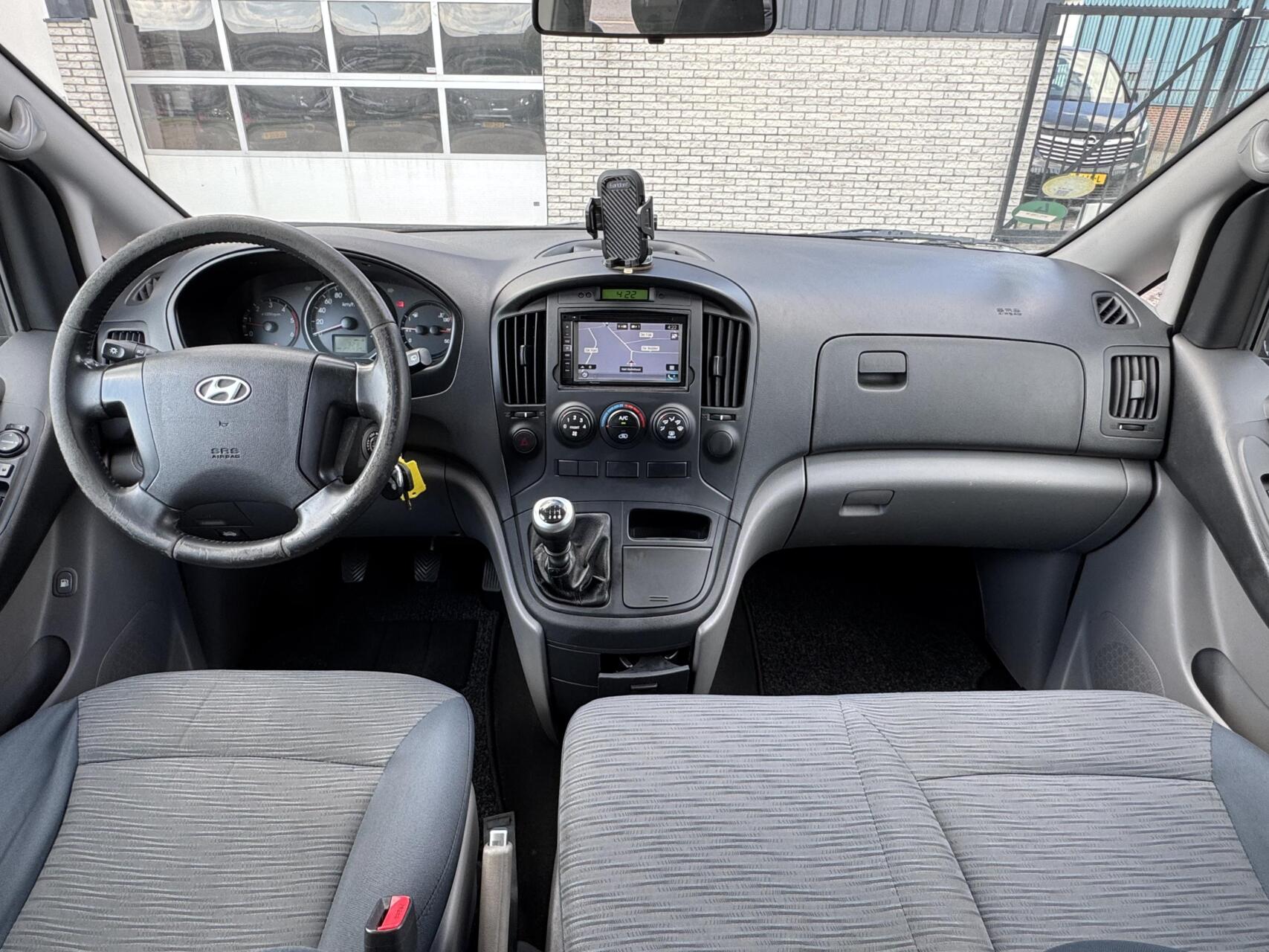 Foto van Hyundai H-1