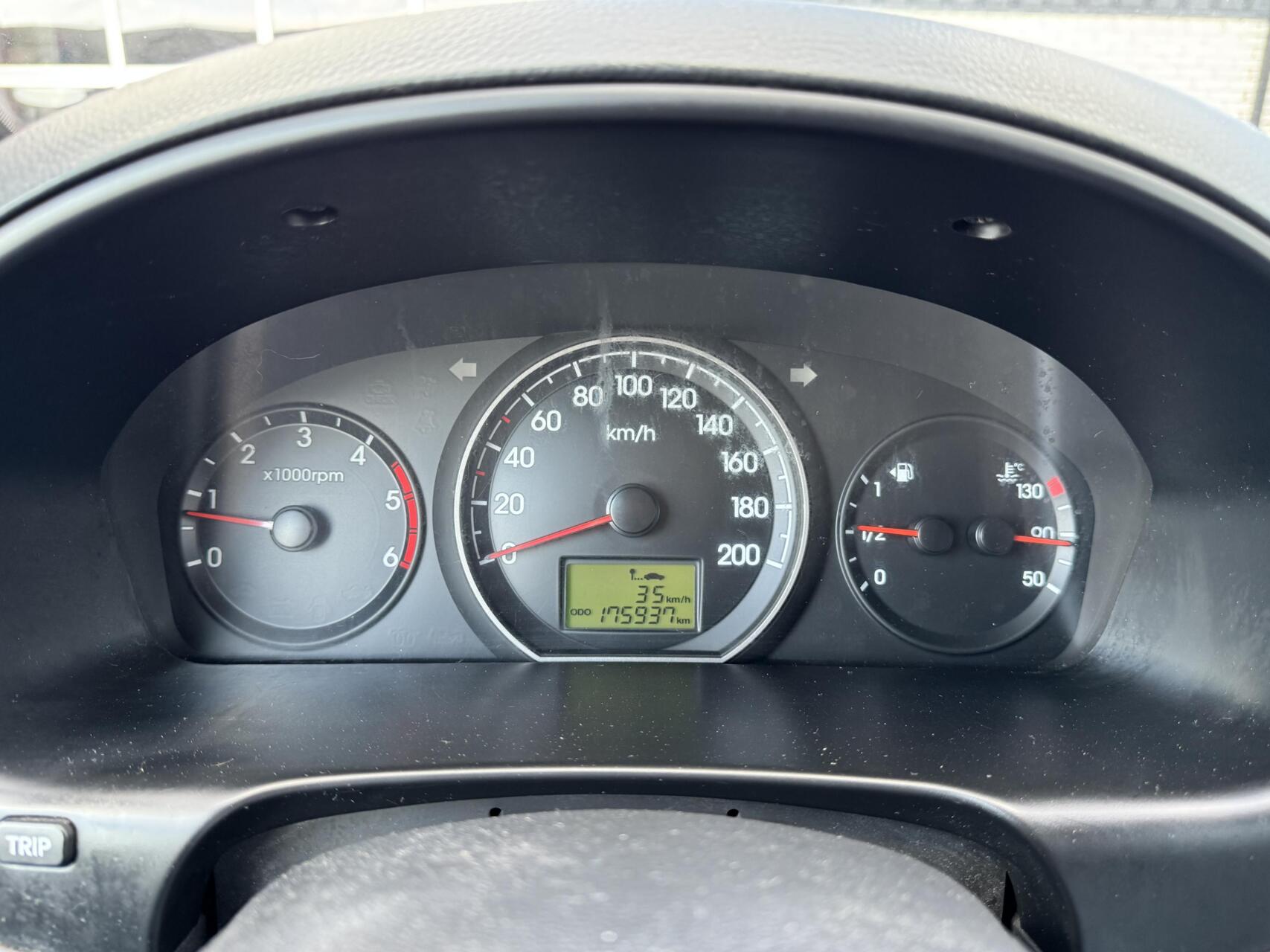 Foto van Hyundai H-1