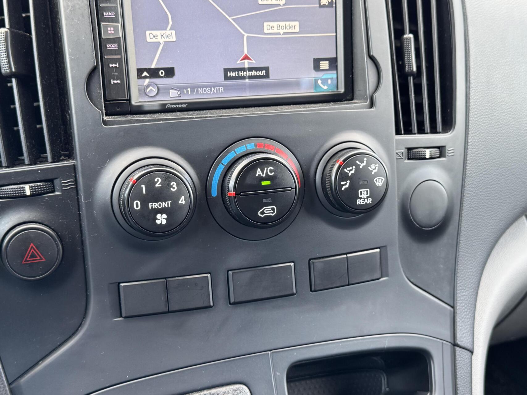 Foto van Hyundai H-1