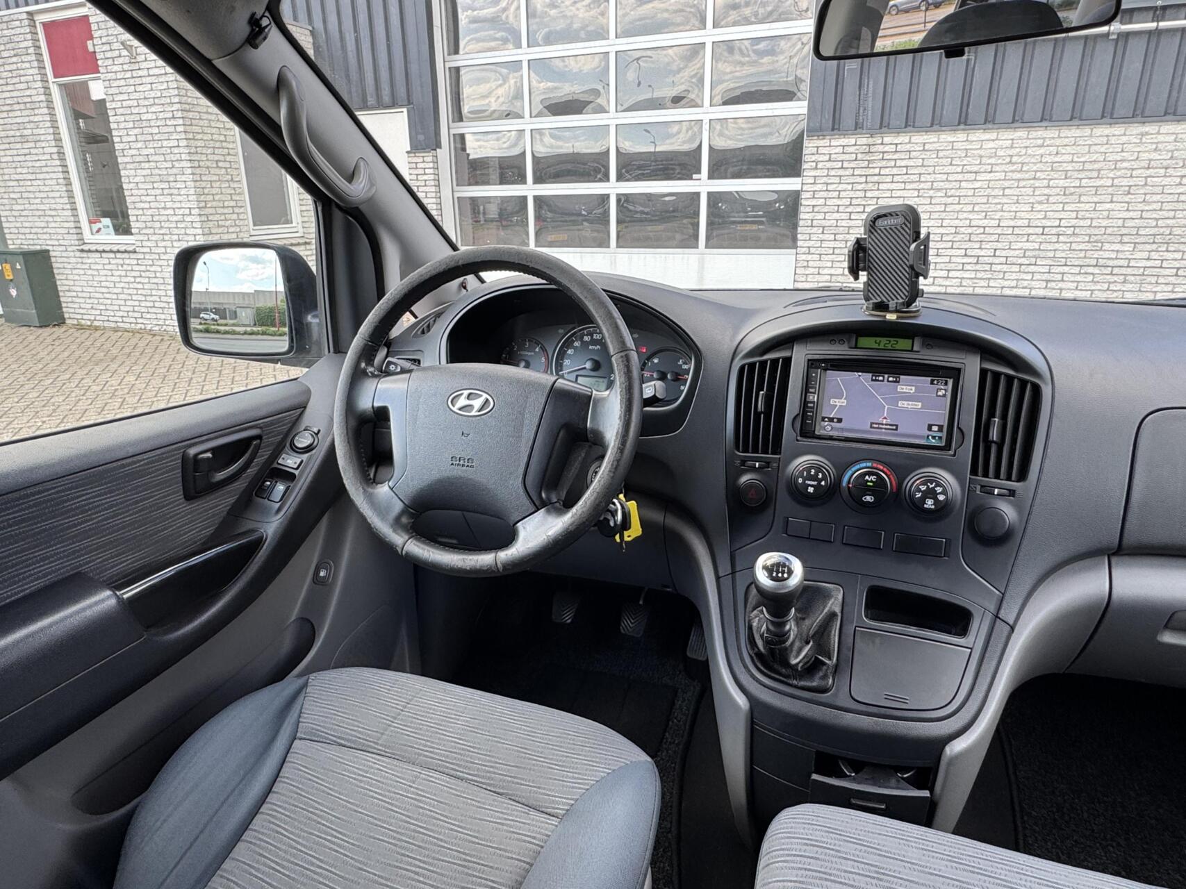 Foto van Hyundai H-1