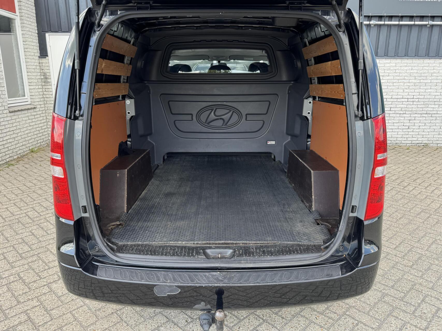 Foto van Hyundai H-1
