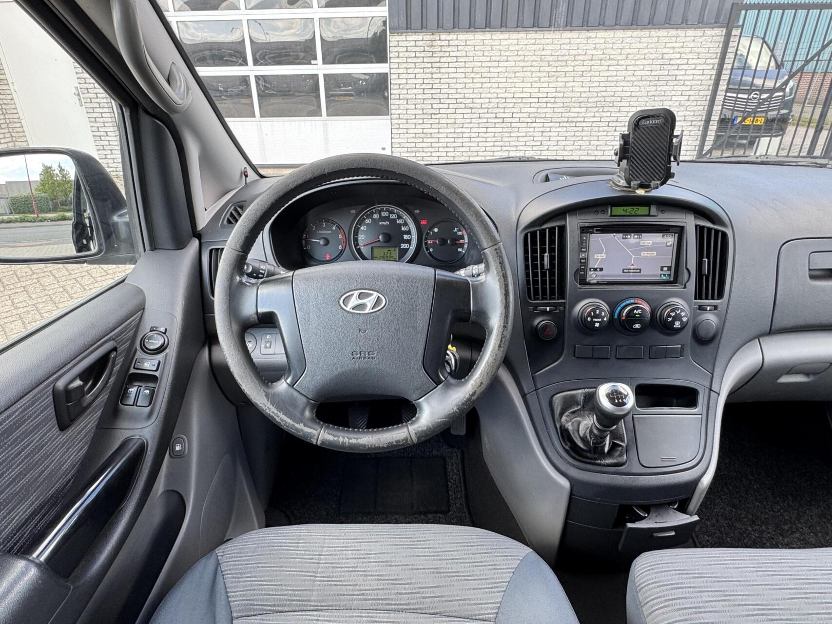 Foto van Hyundai H-1