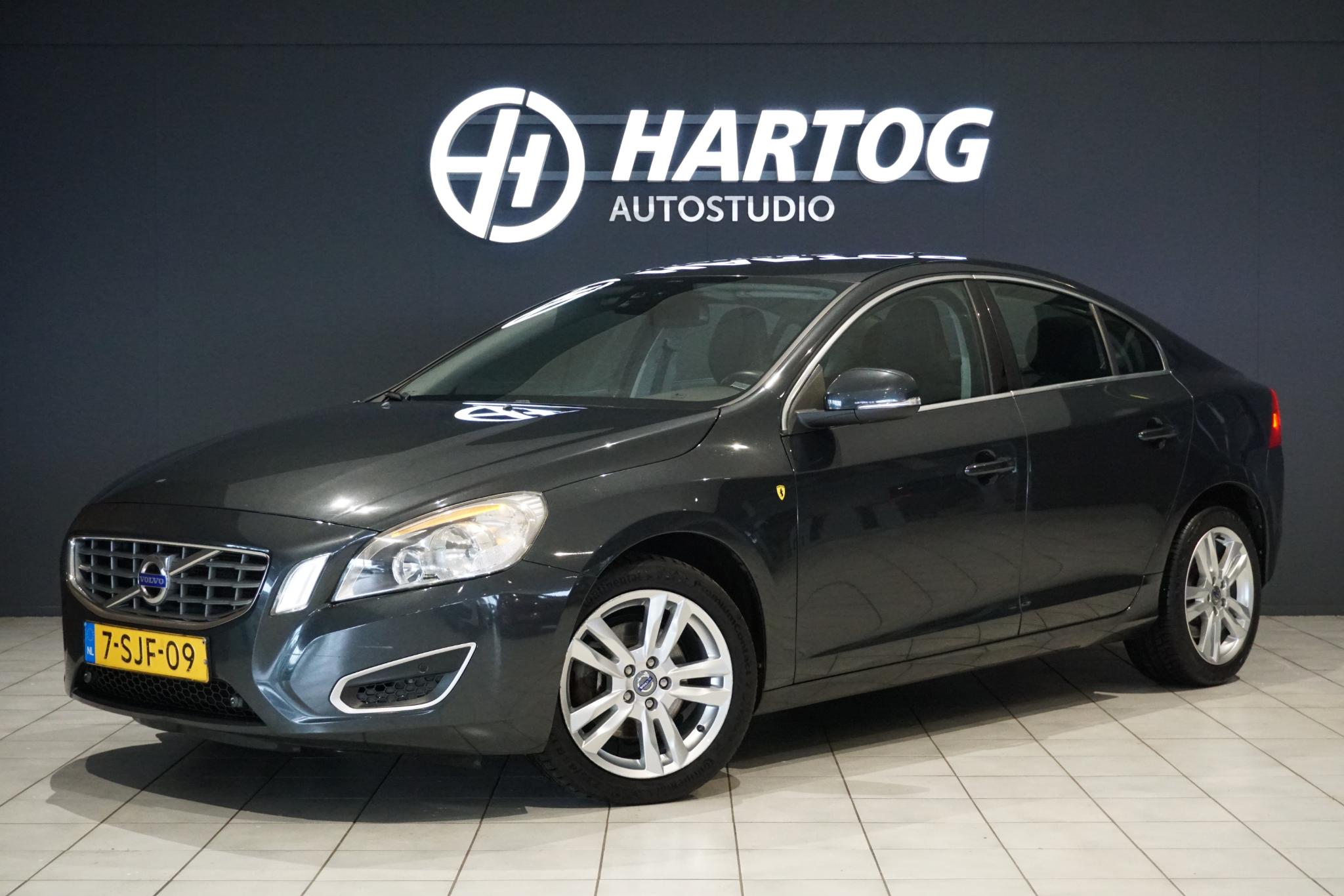 Volvo S60 1.6 T3 Summum 2011 - voorkant