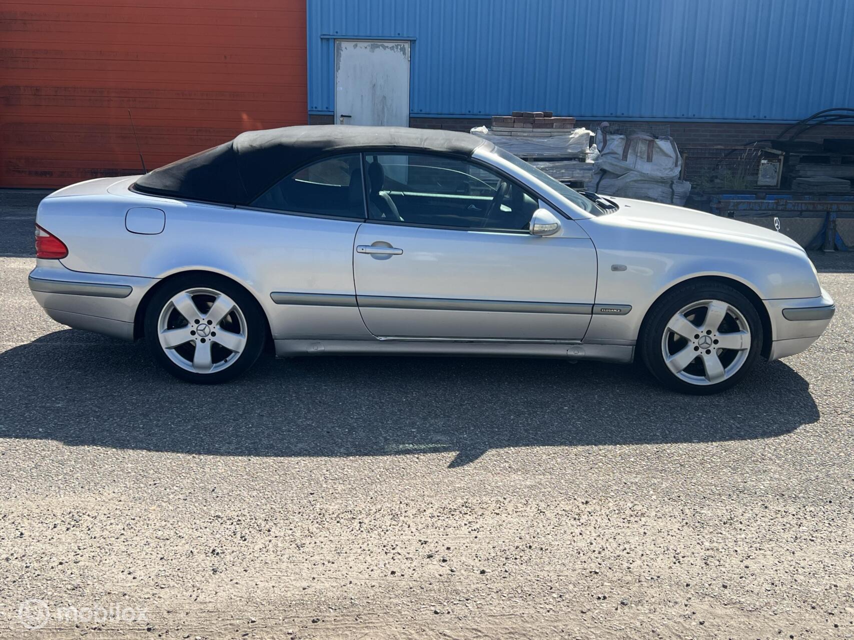 Foto van Mercedes-Benz CLK 200