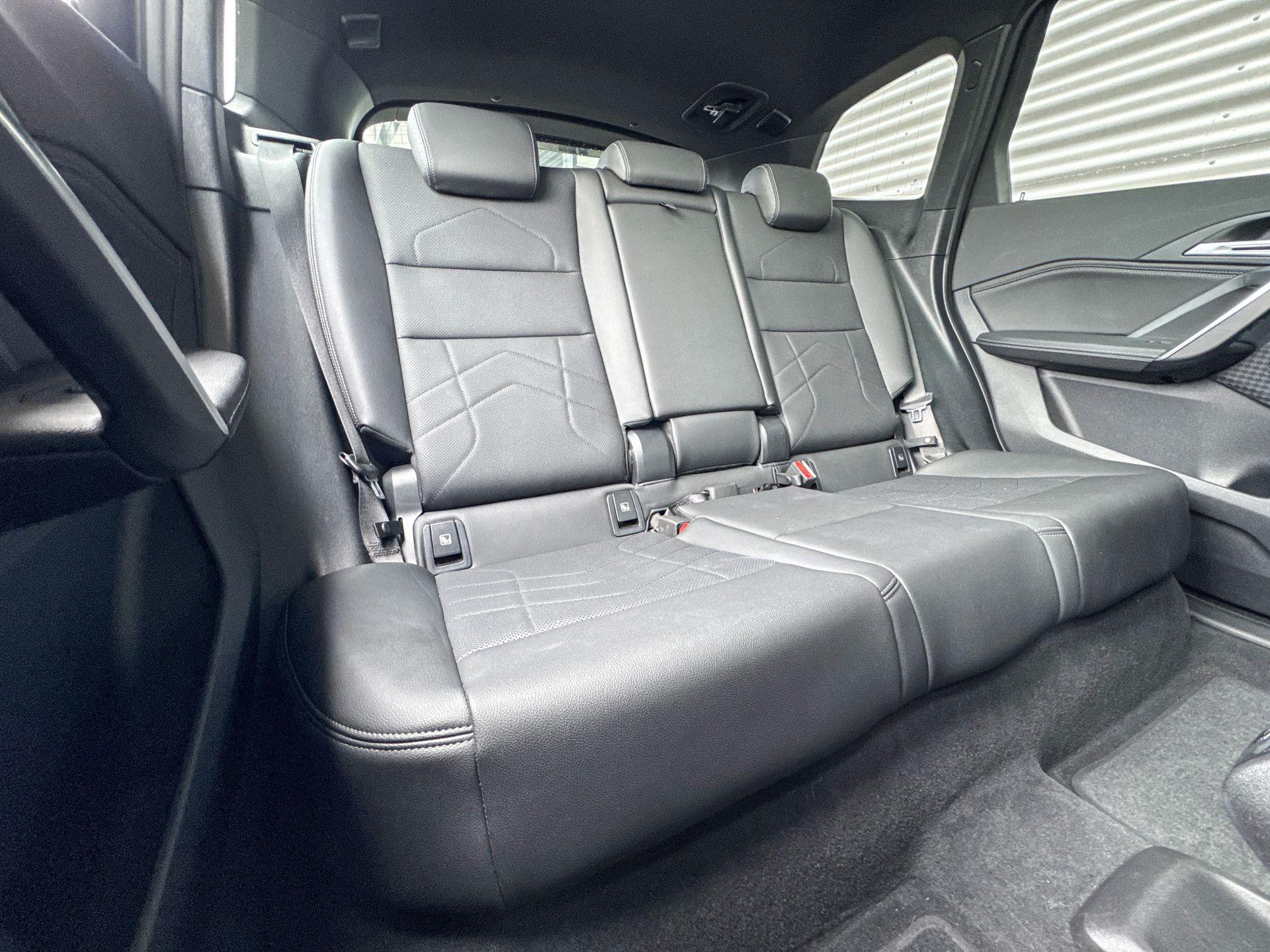 Foto van BMW Ix1 Xdrive30