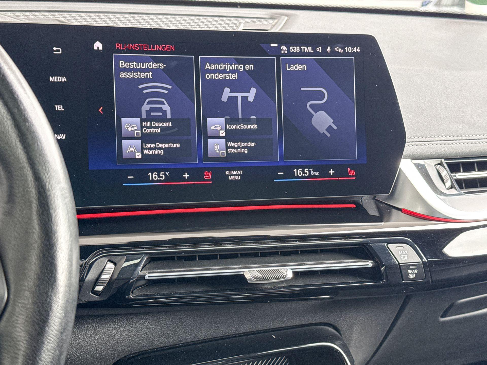 Foto van BMW Ix1 Xdrive30