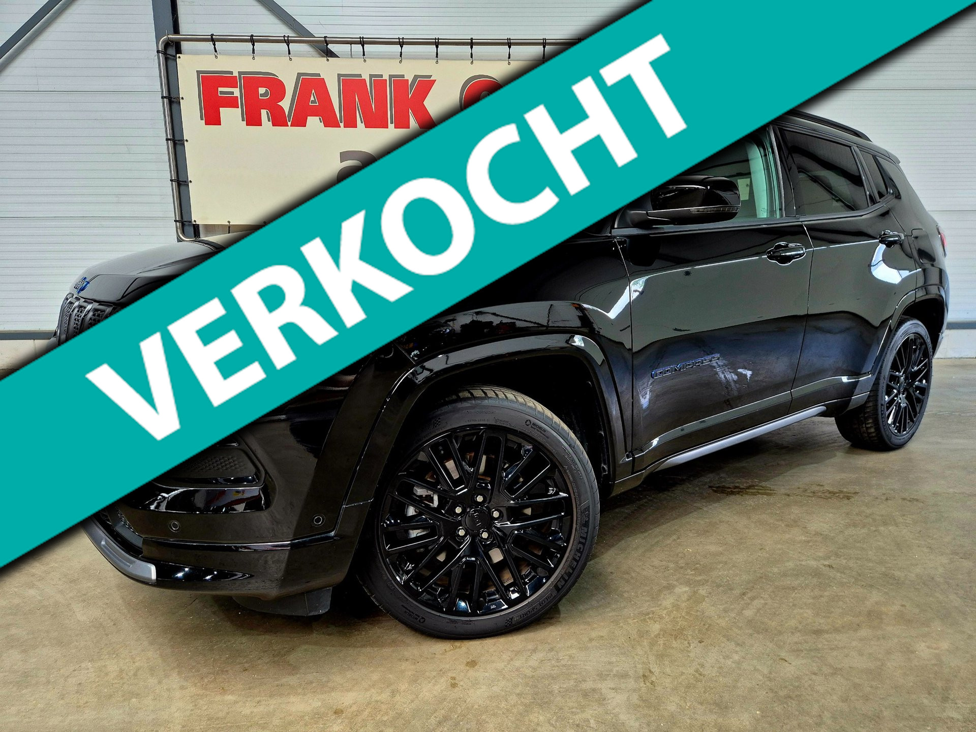 Jeep Compass 4xe 240 Plug-in Hybrid Electric S + 17.257KM!|OH historie|Trekhaak|Leder|19"LMV|LED|Keyless|Camera|Adaptive cruise| 2022 - voorkant