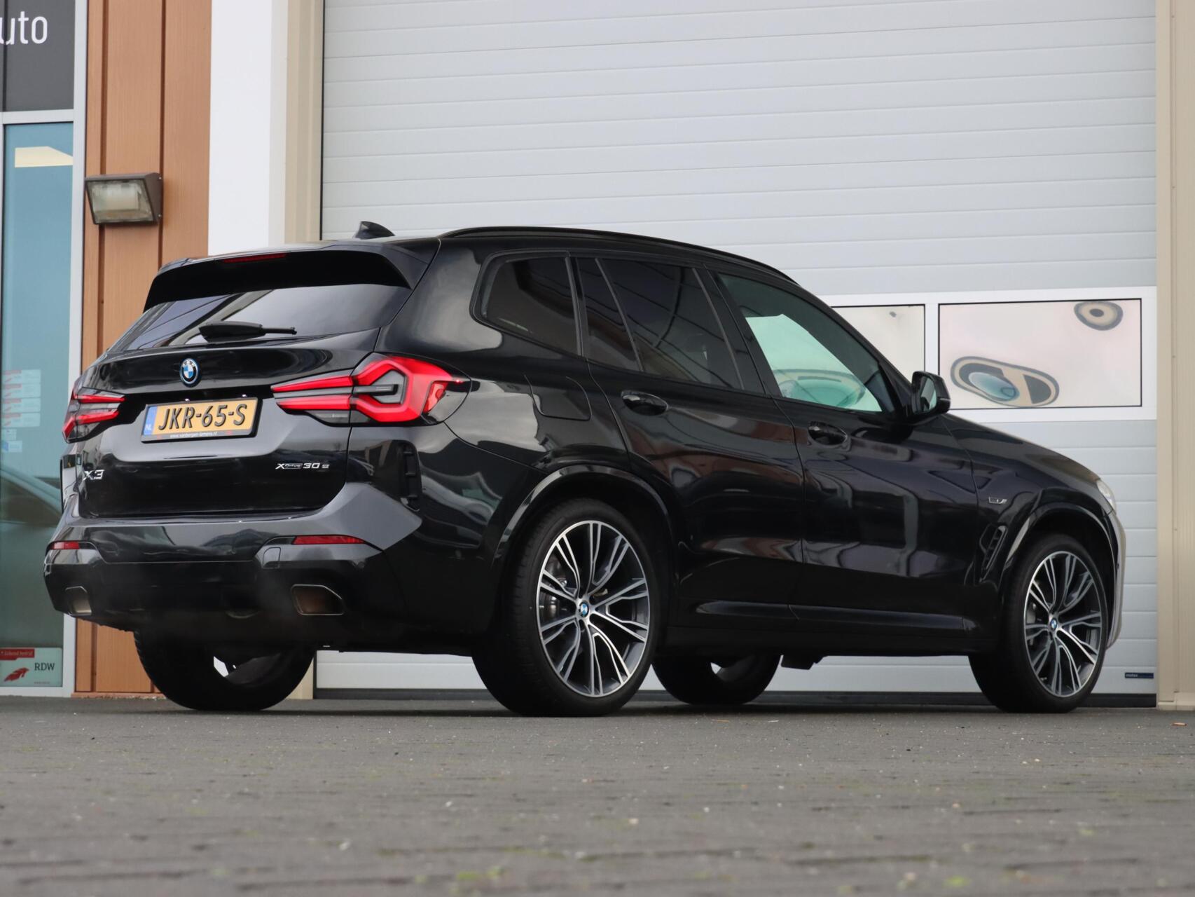 Foto van BMW X3 Xdrive30e