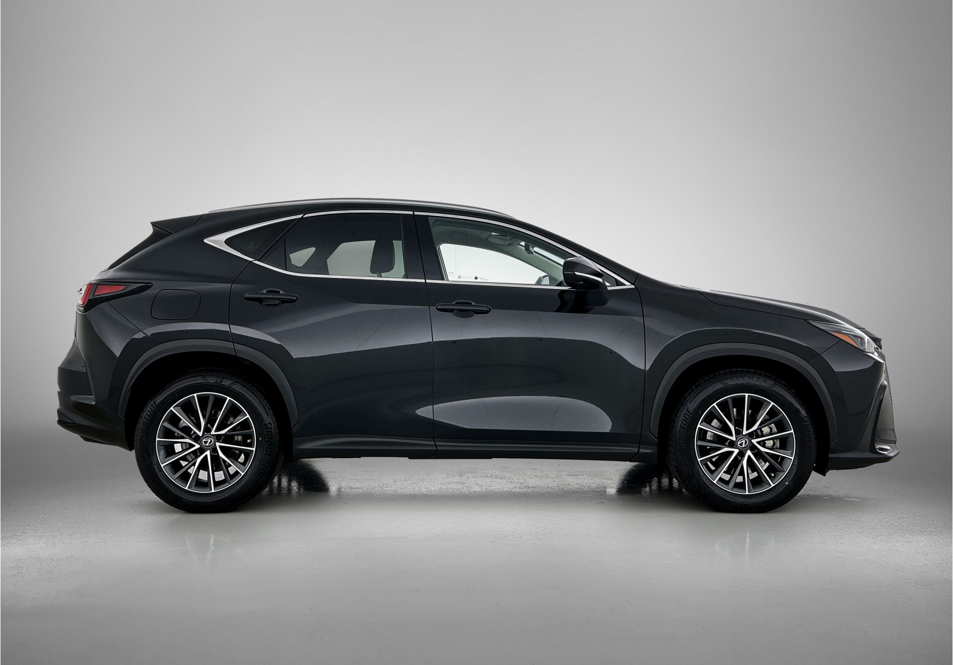 Foto van Lexus Lexus Nx450h+