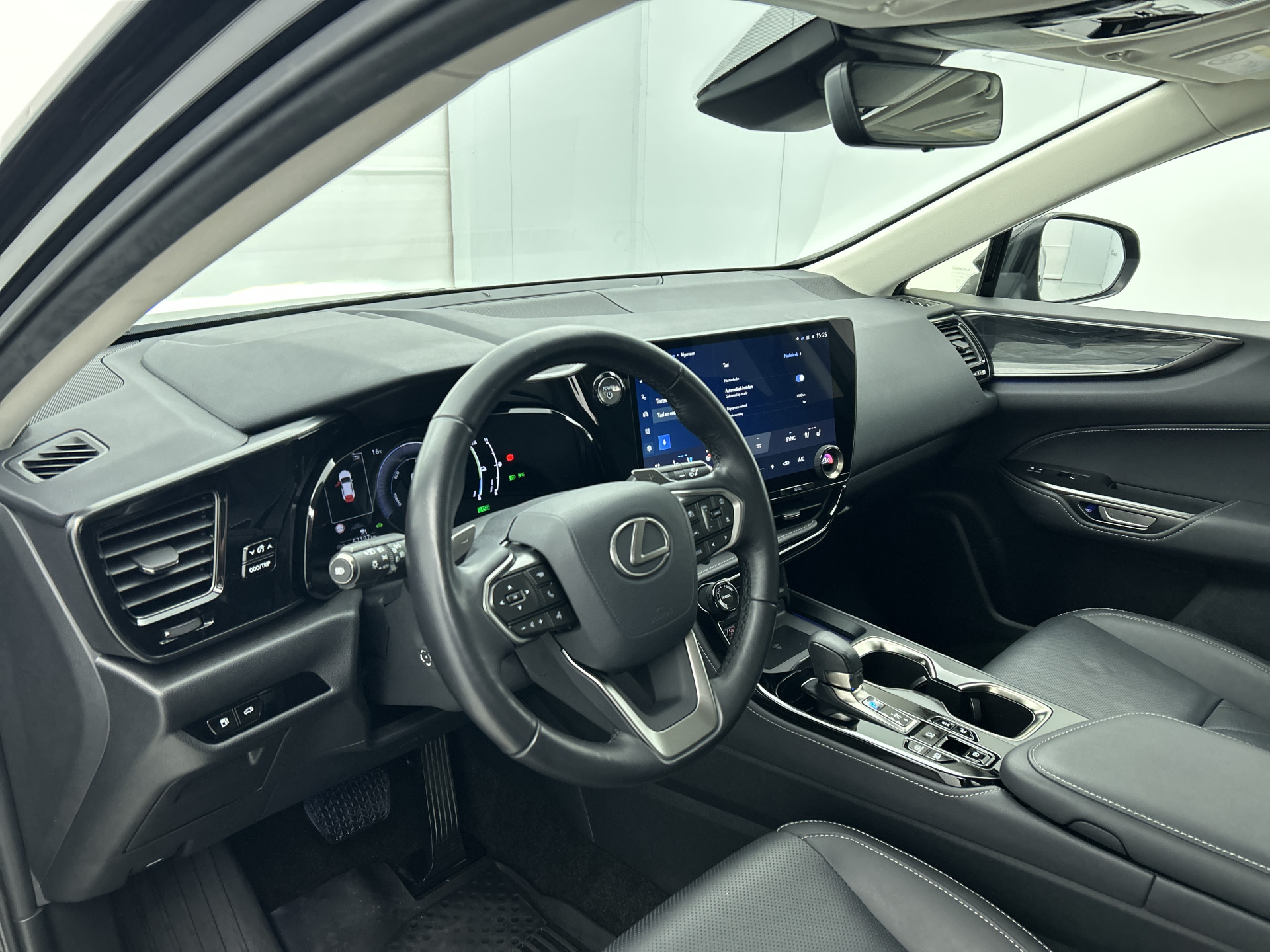Foto van Lexus Lexus Nx450h+