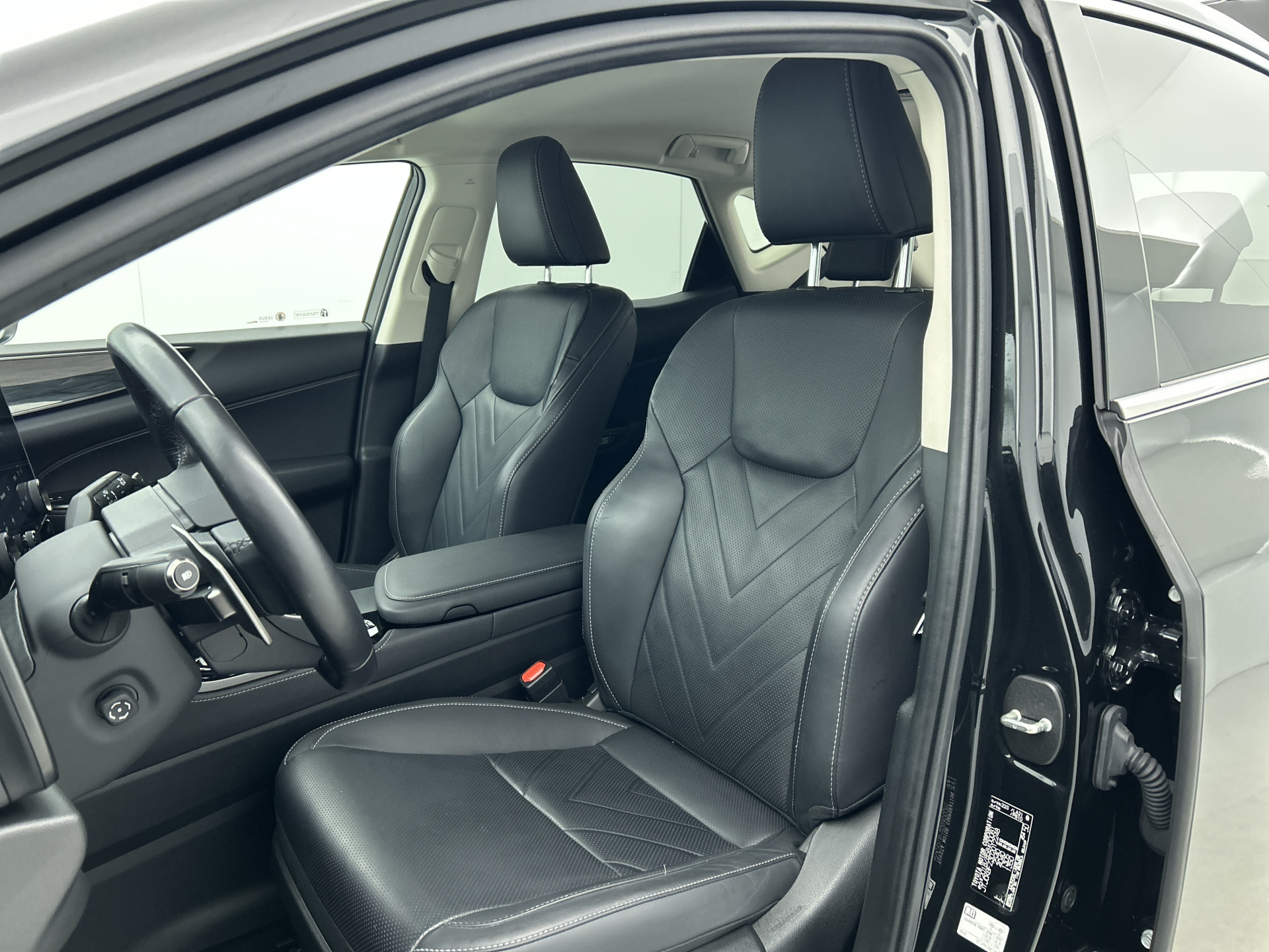 Foto van Lexus Lexus Nx450h+