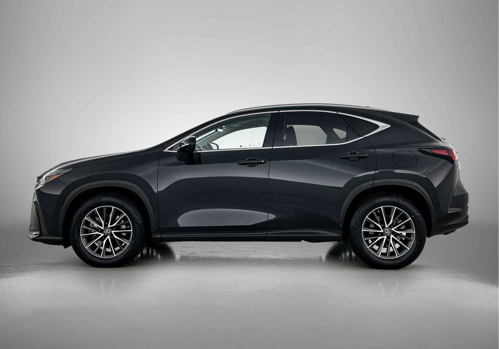 Foto van Lexus Lexus Nx450h+