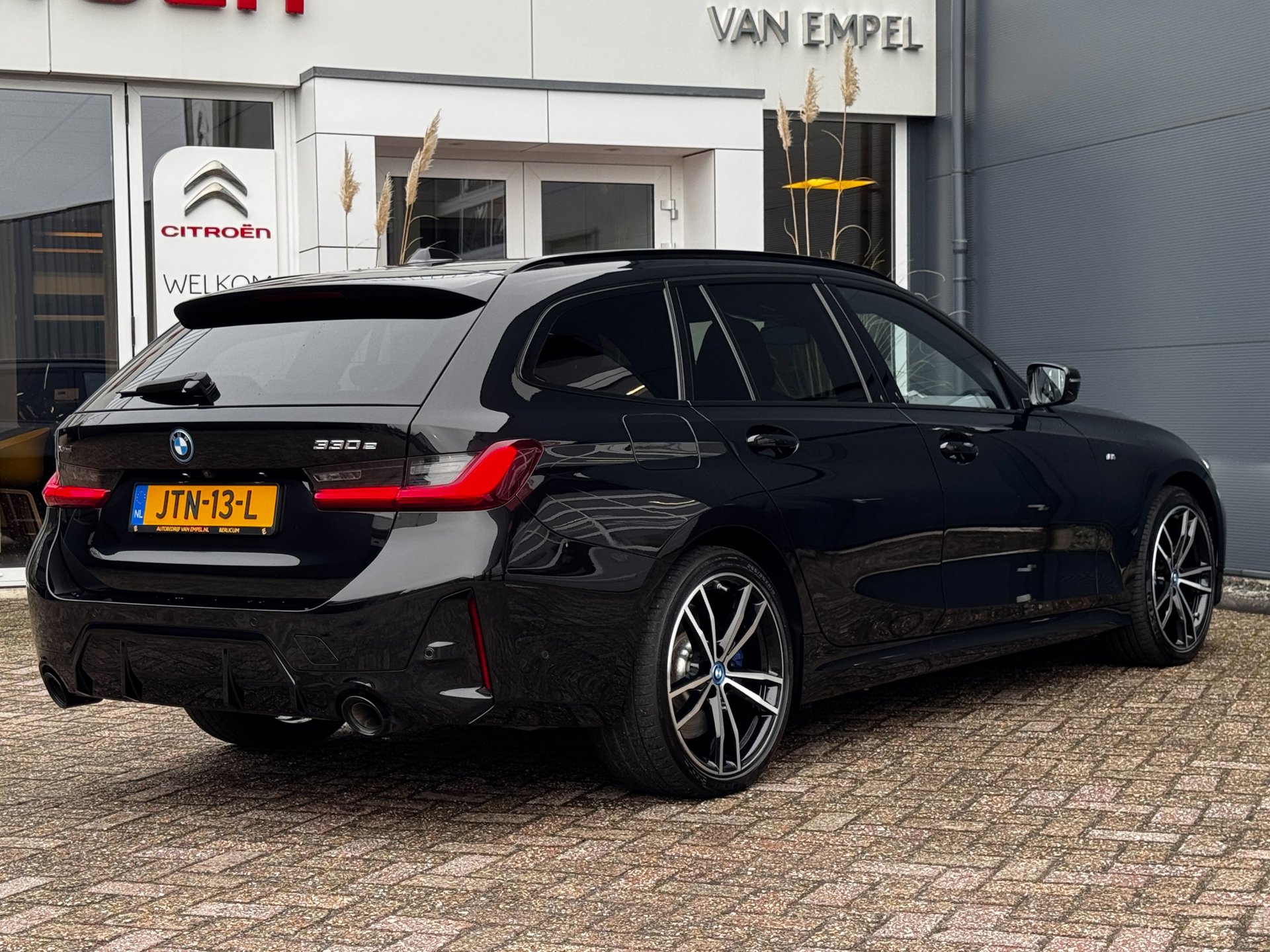 Foto van BMW 330e xDrive