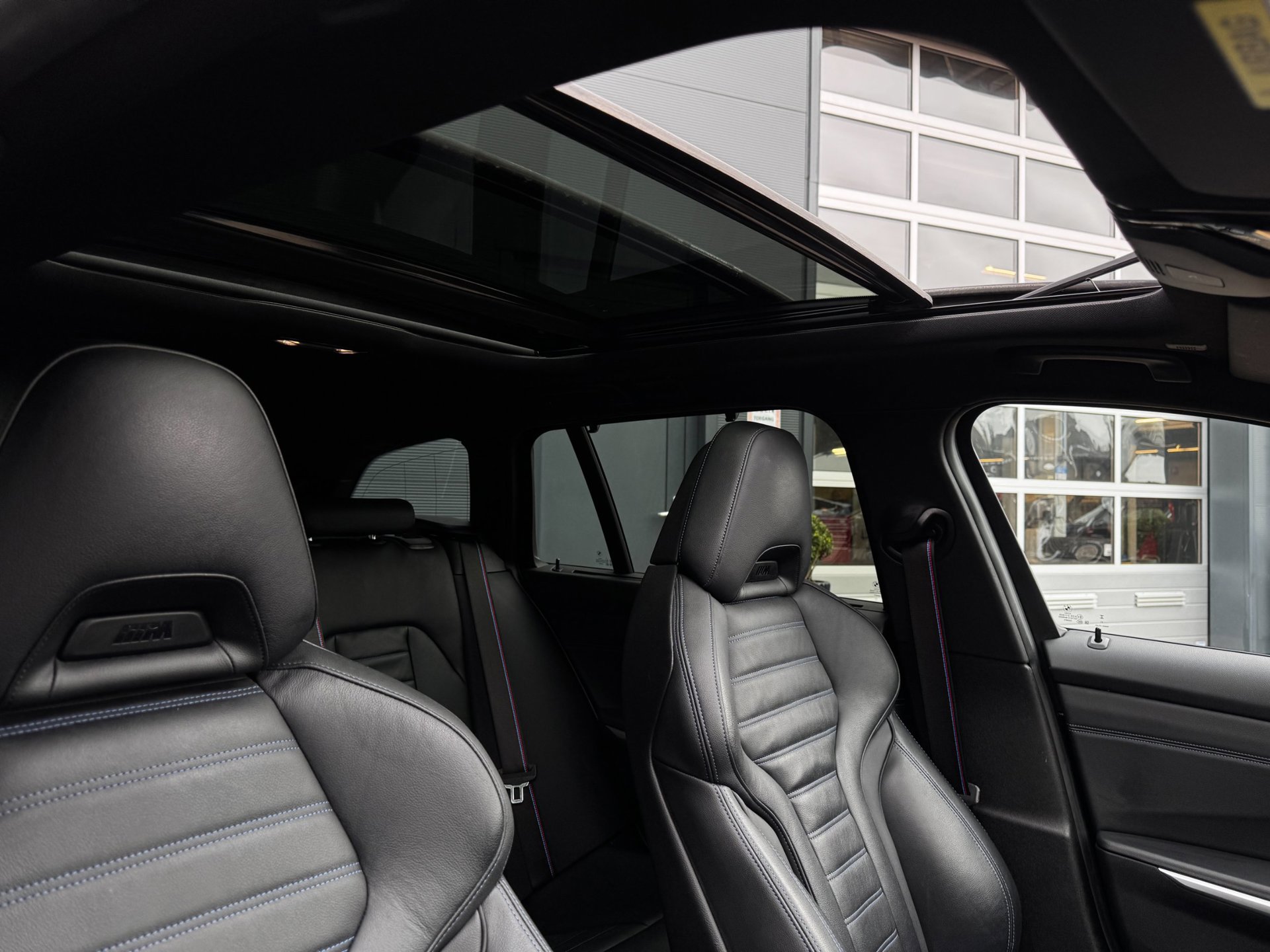 Foto van BMW 330e xDrive