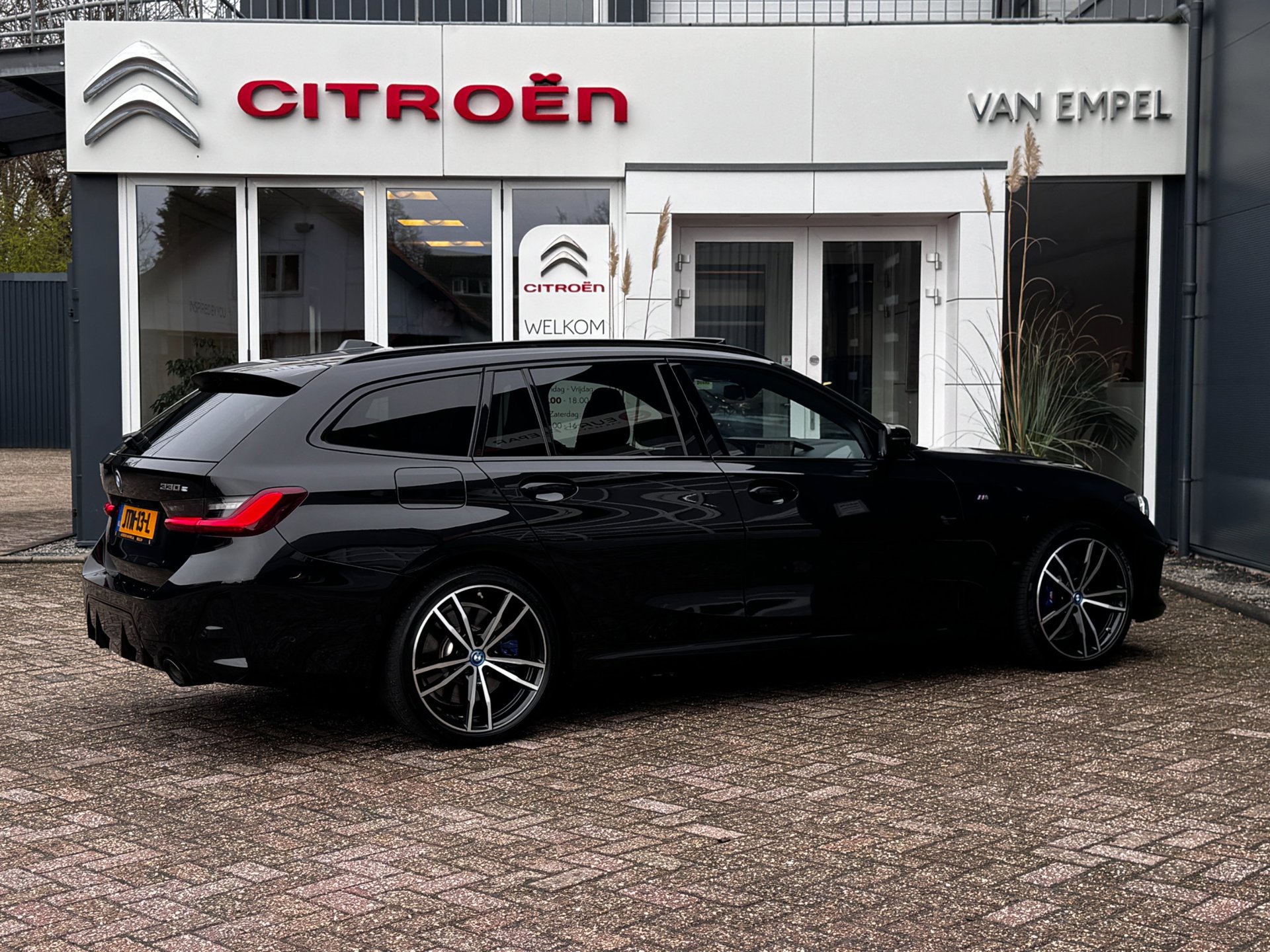 Foto van BMW 330e xDrive