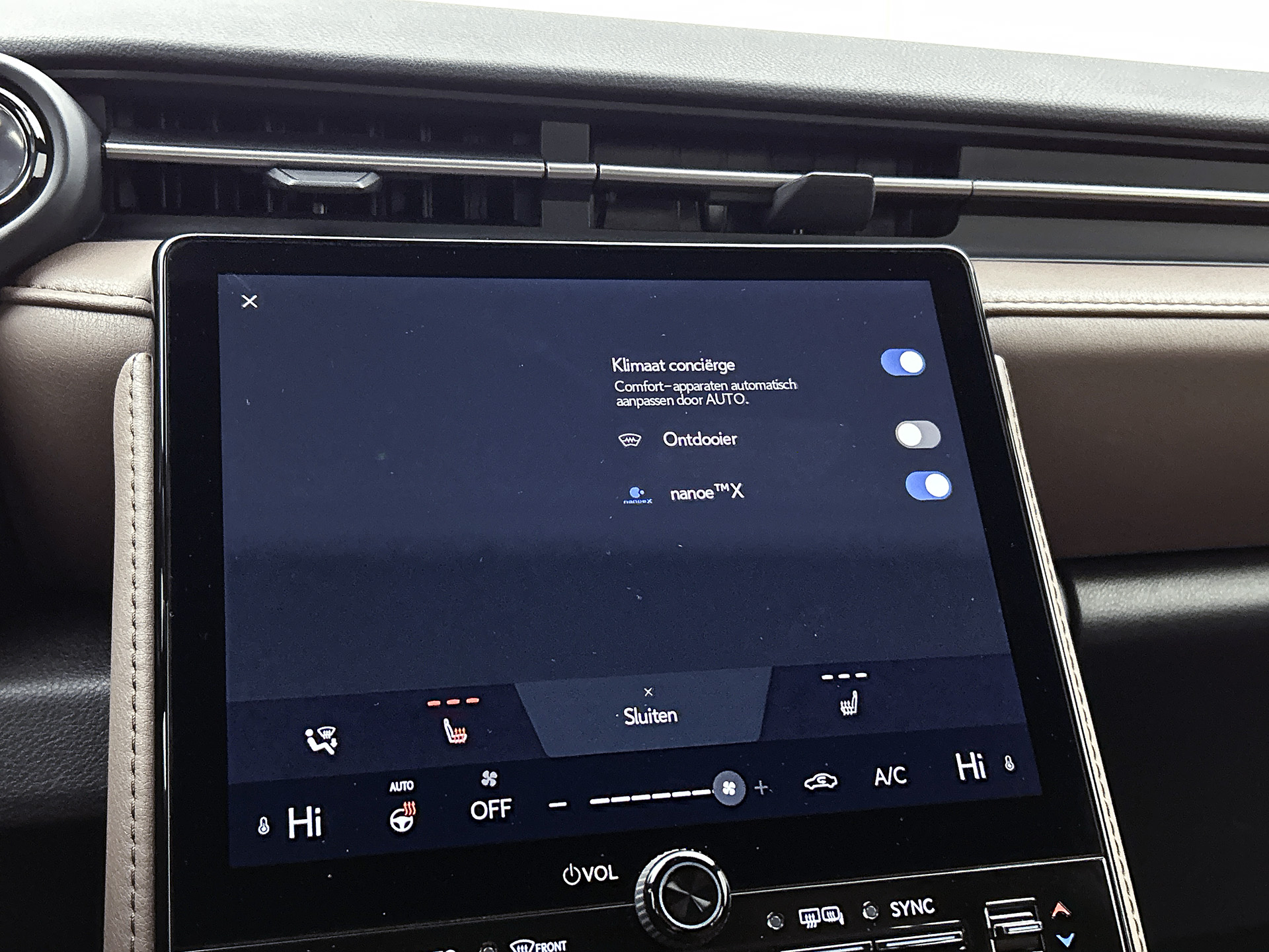 Foto van Lexus Lexus LBX