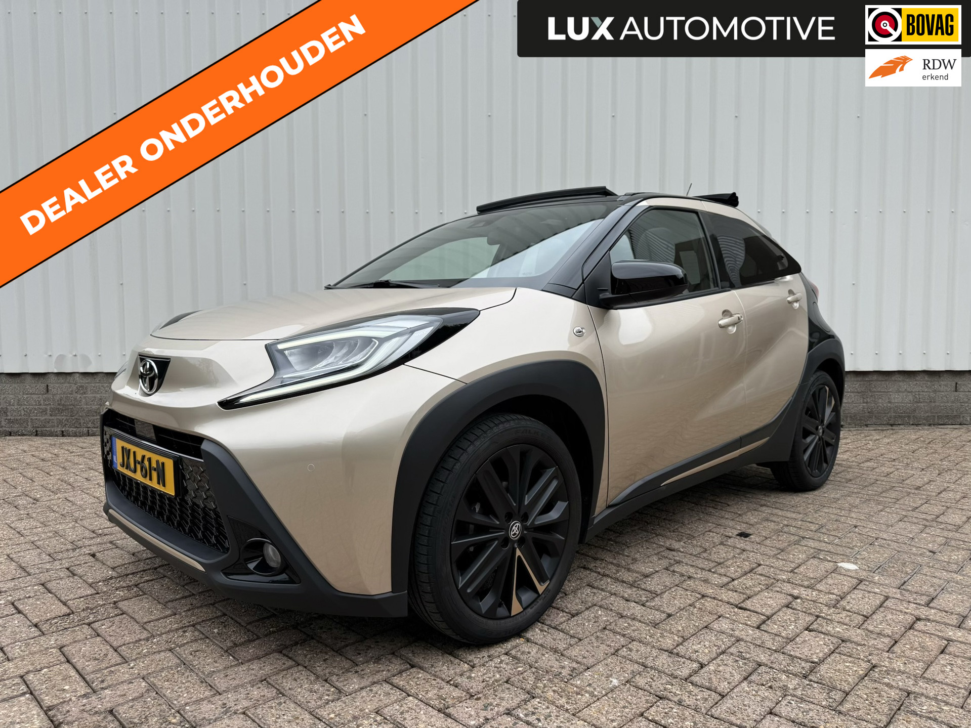 Toyota Toyota Aygo X 1.0 VVT-i MT Pulse, Air, Cabrio, CarPlay, Camera, Navi, Keyless, 18'', Two-tone 2023 - voorkant