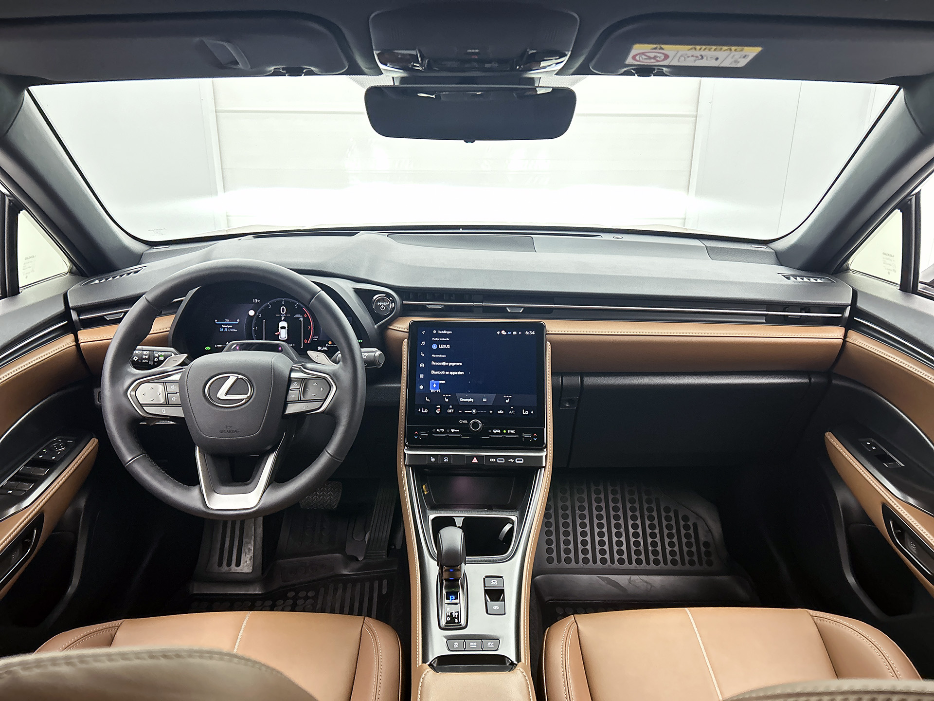 Foto van Lexus Lexus LBX