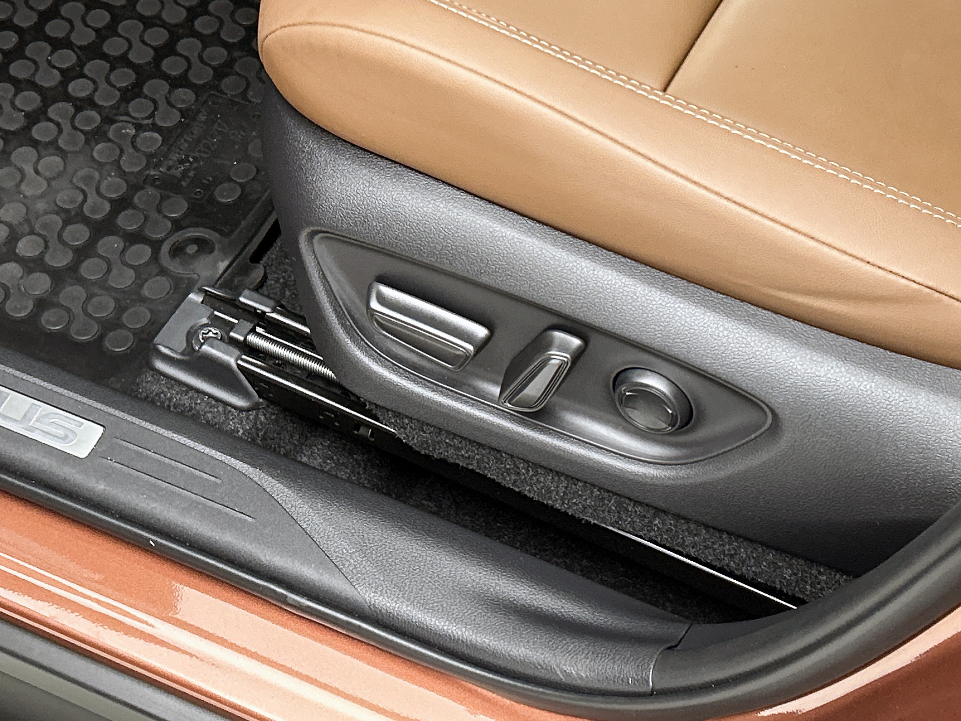 Foto van Lexus Lexus LBX