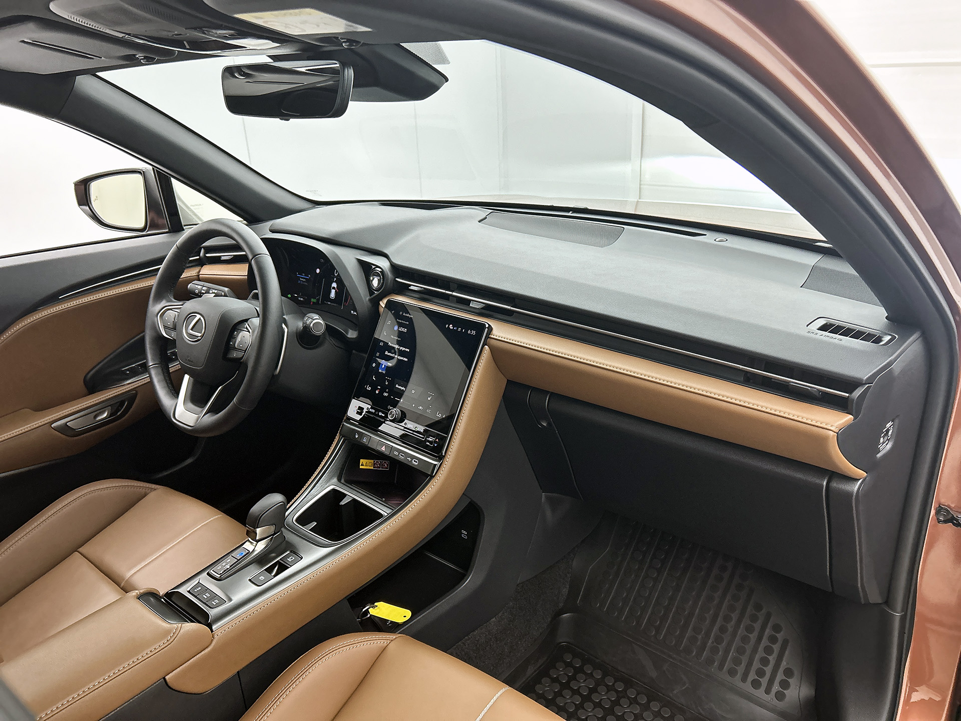 Foto van Lexus Lexus LBX