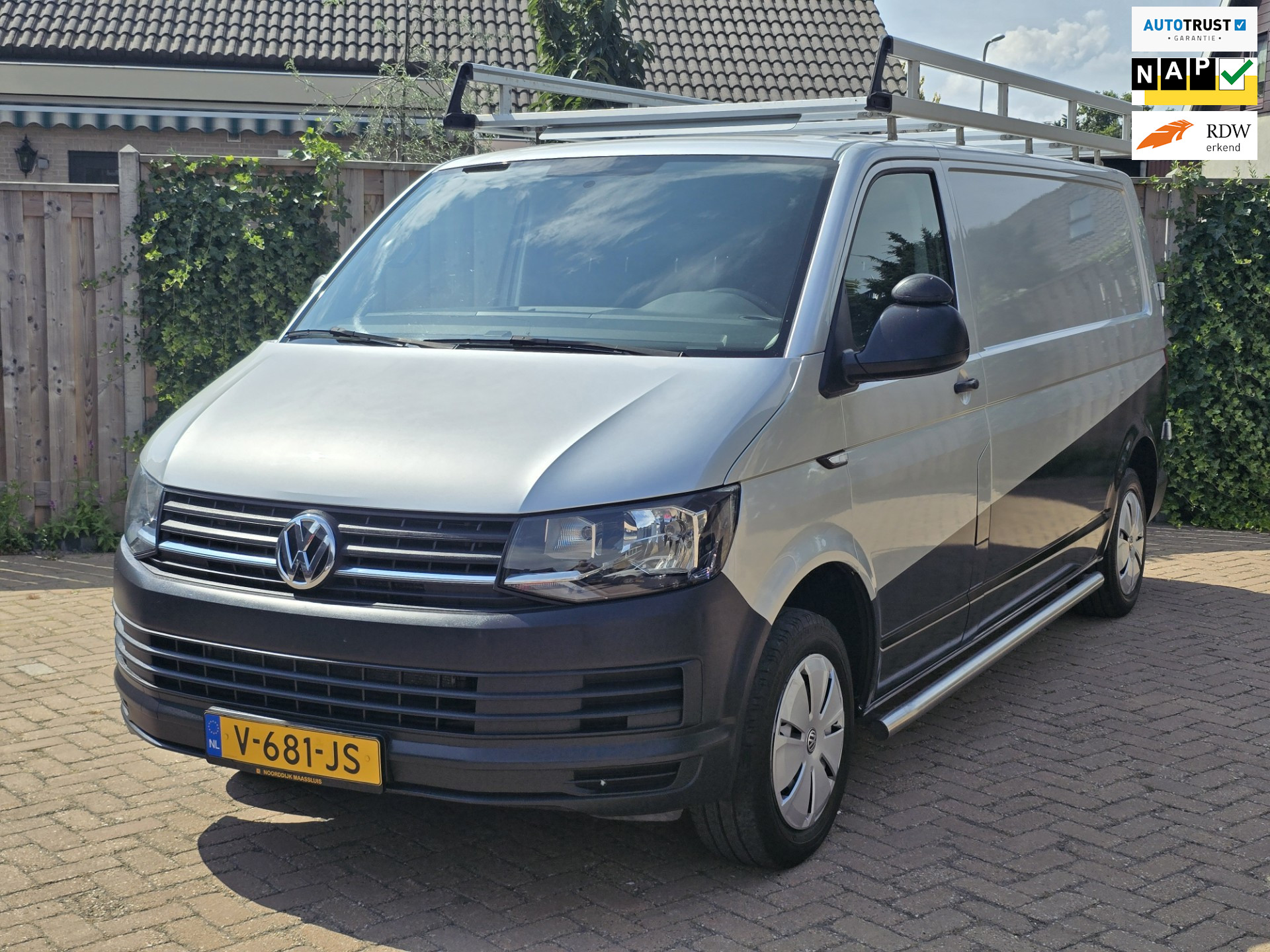 Volkswagen Transporter 2.0 TDI L2H1 Comfortline, AC,Cam,Trekhaak. 2017 - voorkant