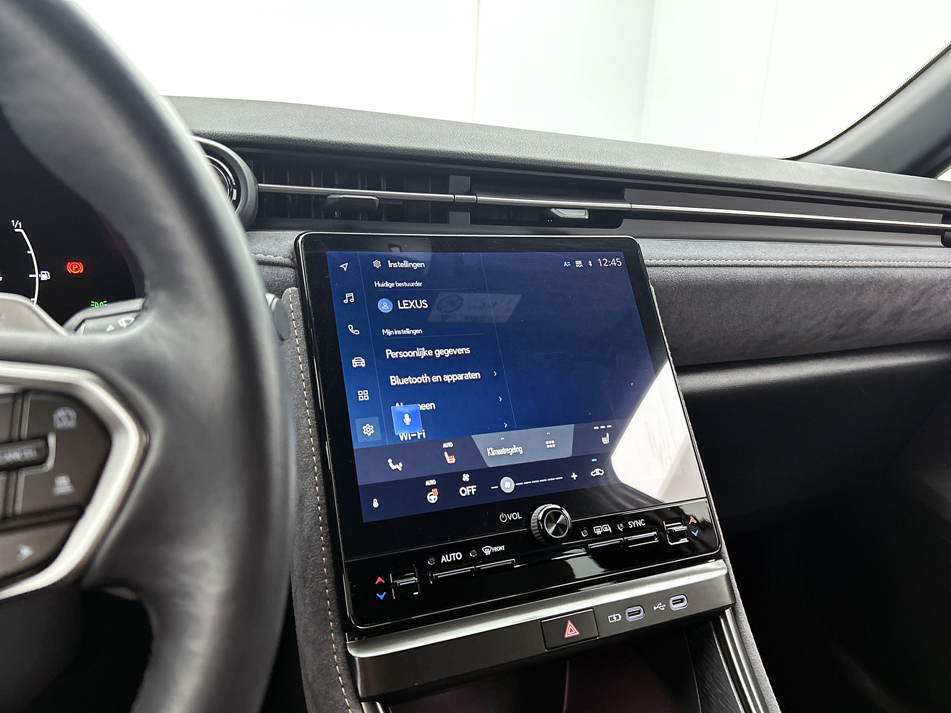 Foto van Lexus Lexus LBX