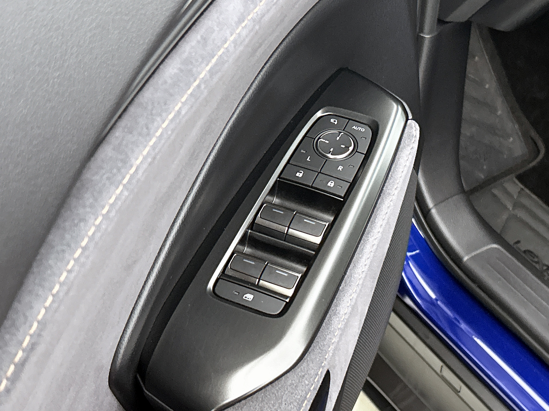 Foto van Lexus Lexus LBX