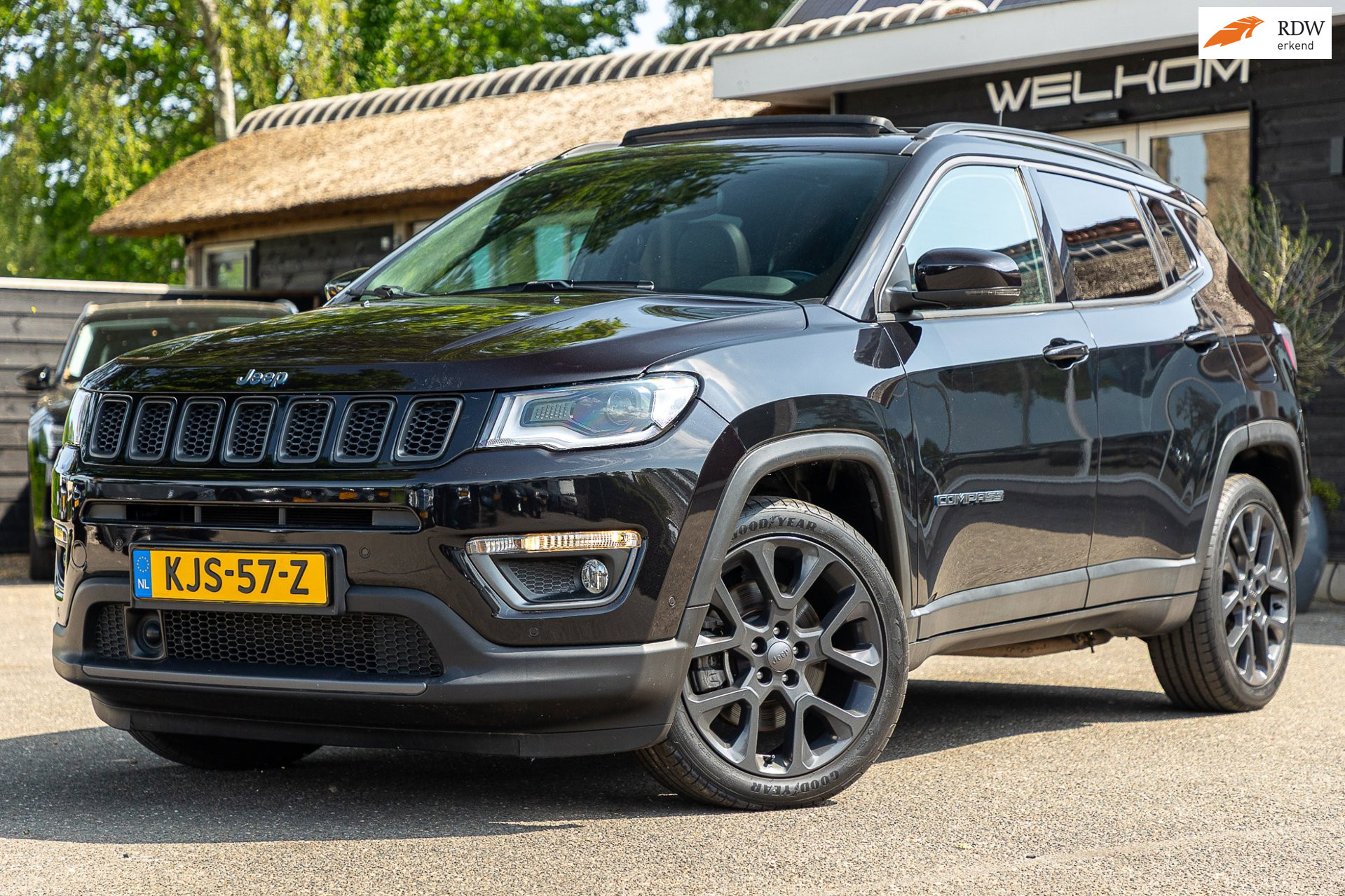 Jeep Compass 4xe 240 Plug-in Hybrid Electric Trailhawk I Pano I Leder I ALpine I Vol opties I 2021 - voorkant