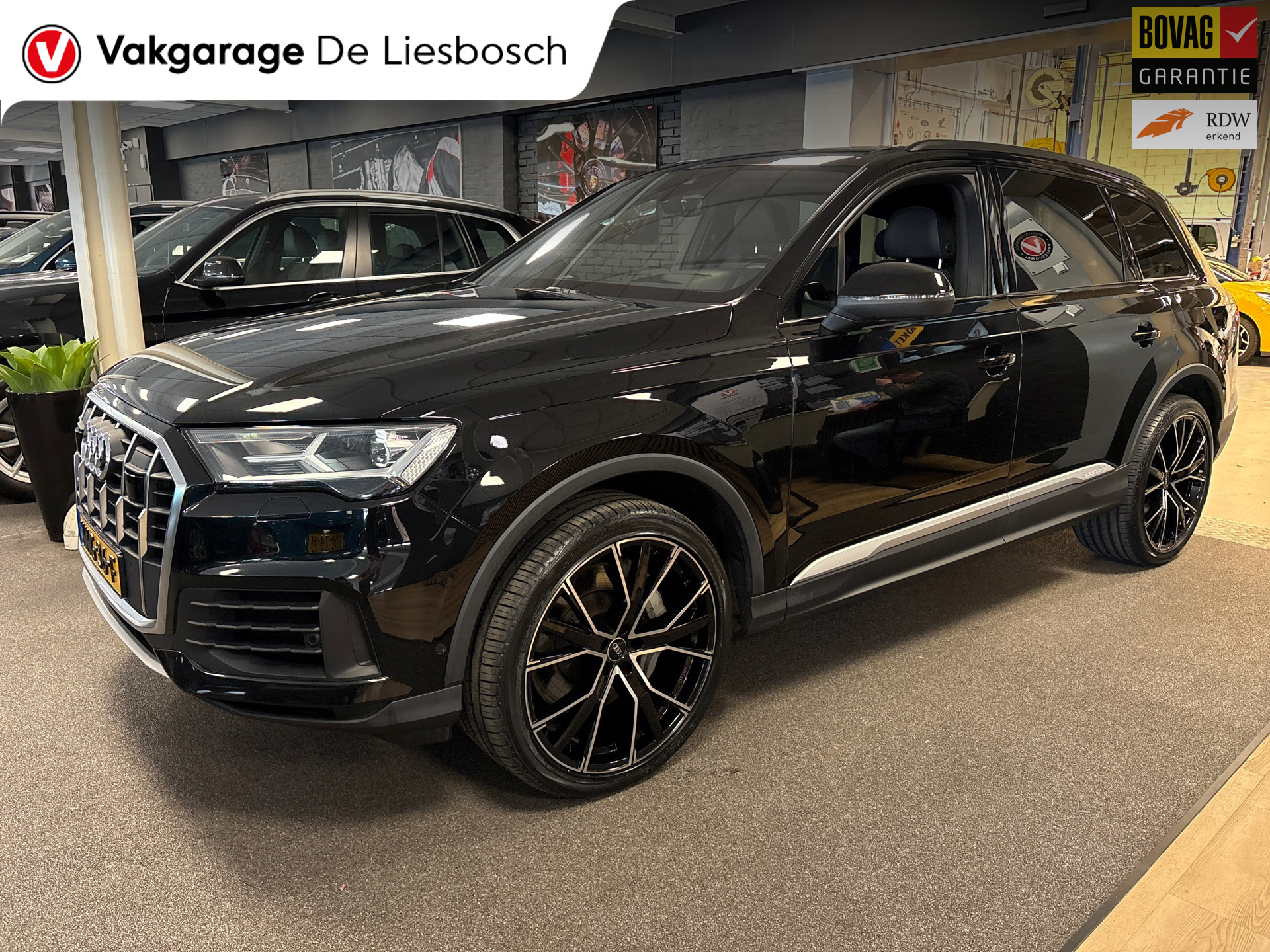 Audi Q7 55 TFSI phev e quattro Pro Line S-line / Leder dashboard / head-up / navigatie / 2021 - voorkant