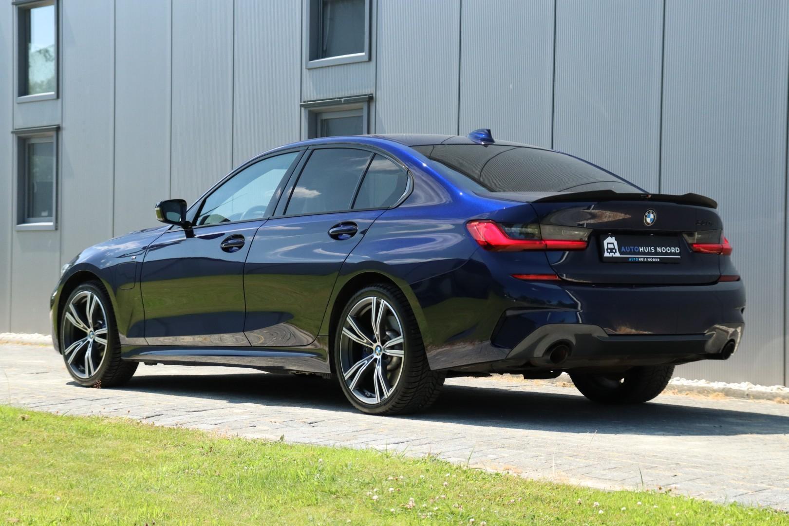 Foto van BMW 330e