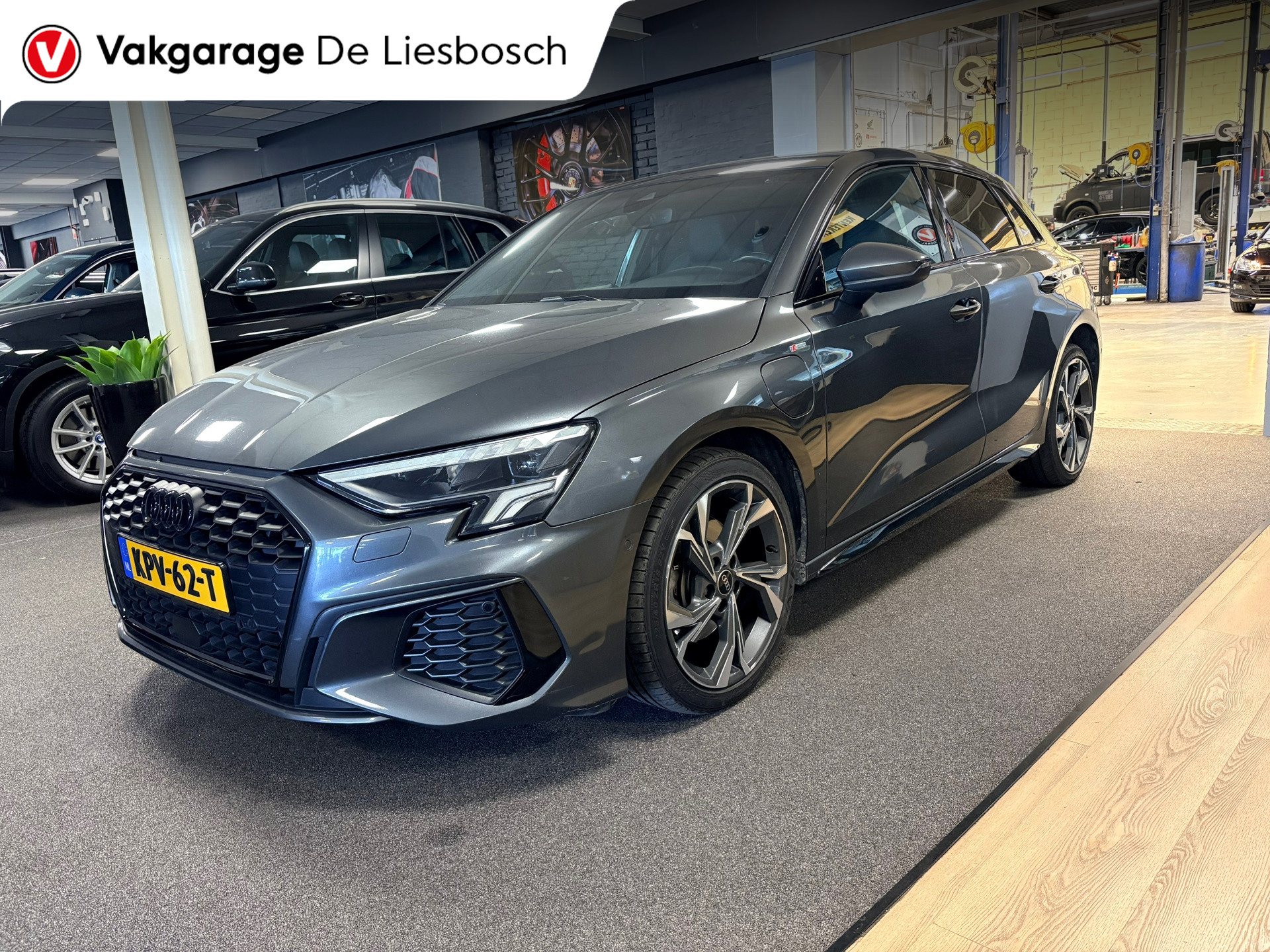 Audi A3 Sportback 40 TFSI e Advanced edition S-line / B&O / camera / sfeer verlichting 2023 - voorkant