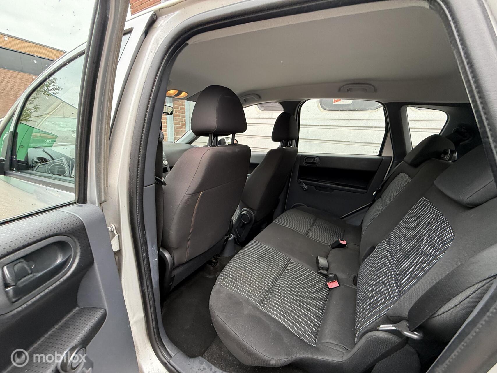Foto van Mitsubishi Mitsubishi Colt