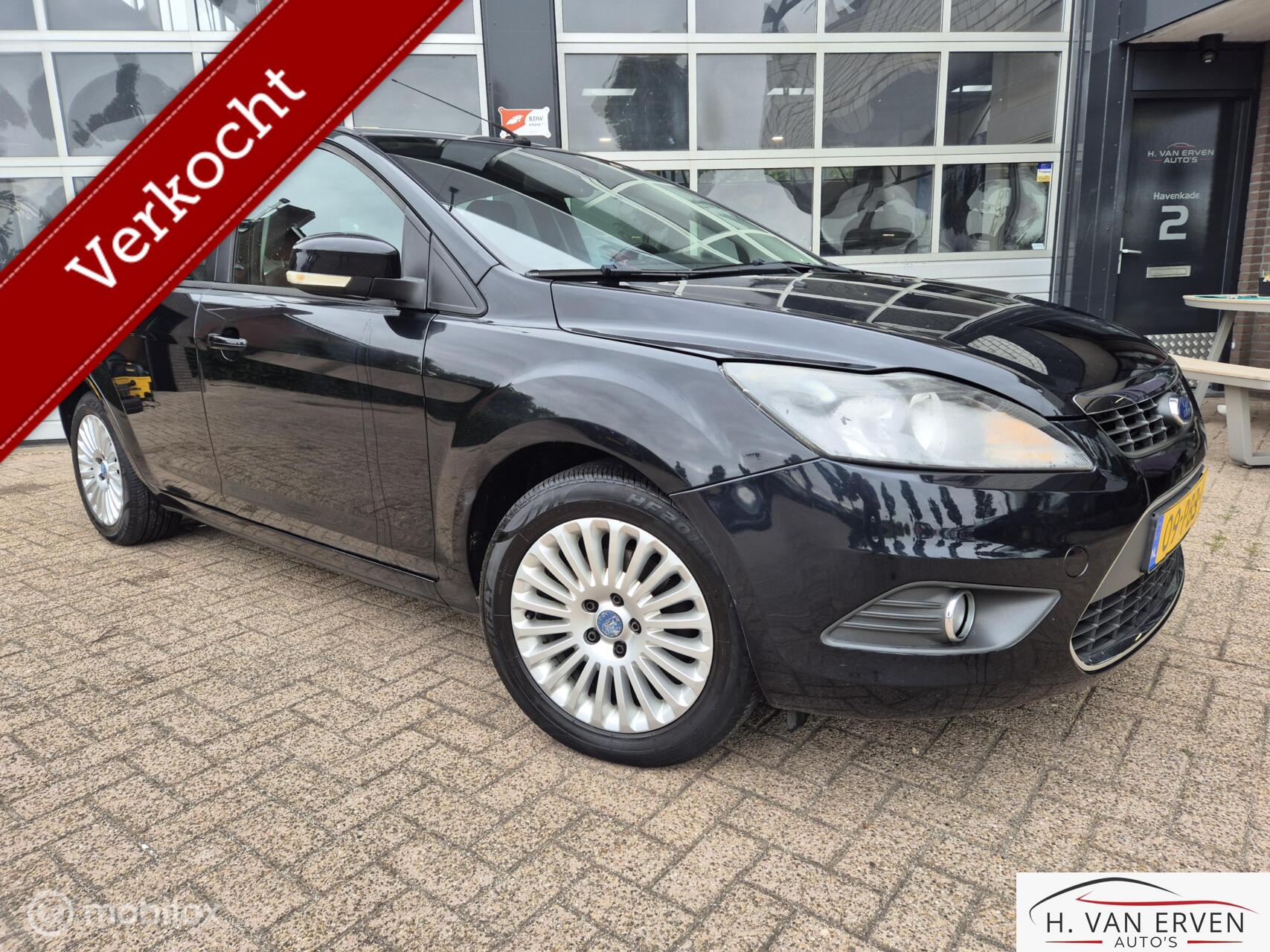 Ford Focus 1.8 Limited CLIMA CRUISE PDC NAVI 2011 - voorkant
