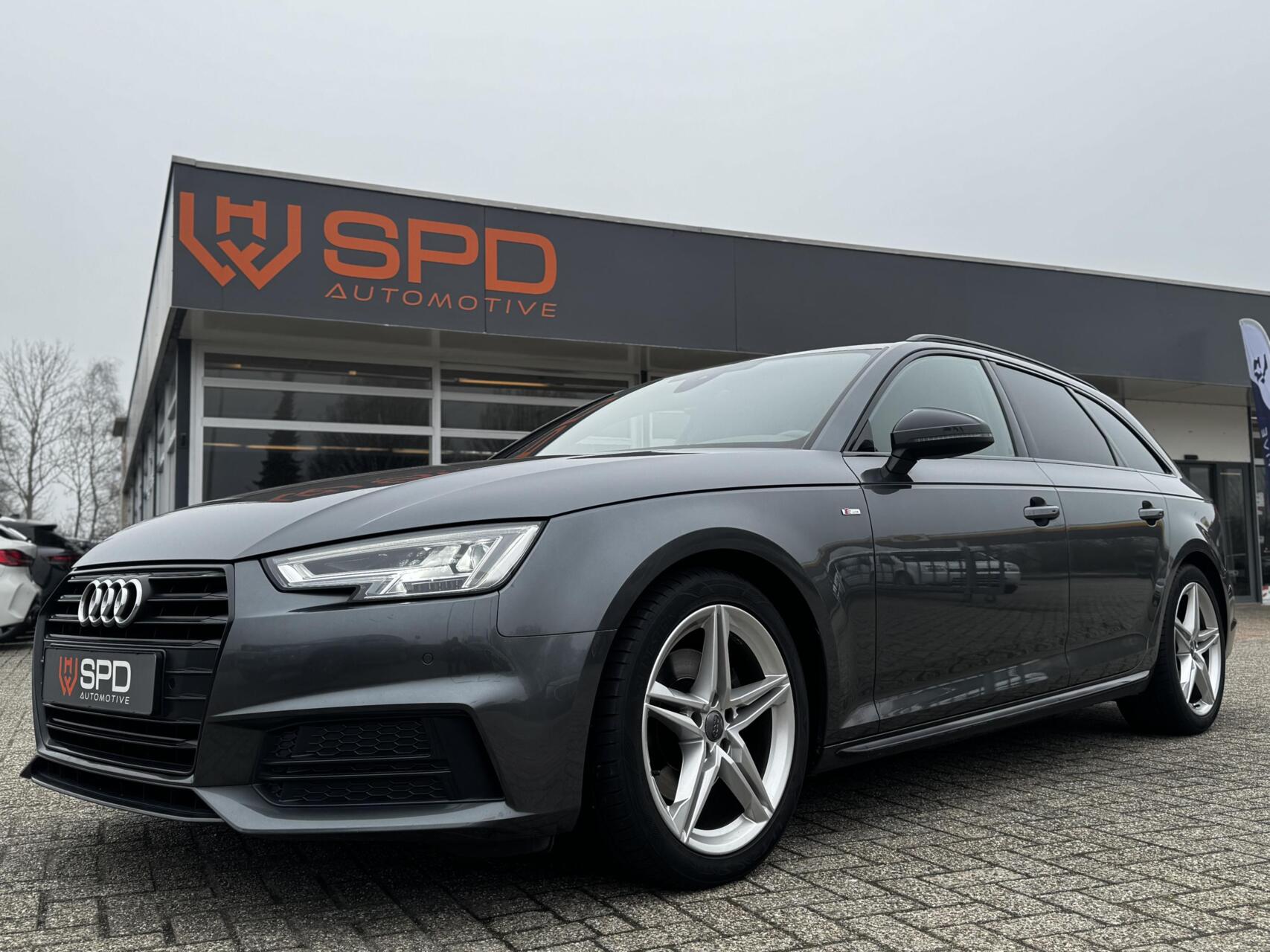 Audi A4 Avant 1.4TFSI Sport S line black edition|Carplay|18" 2018 - voorkant