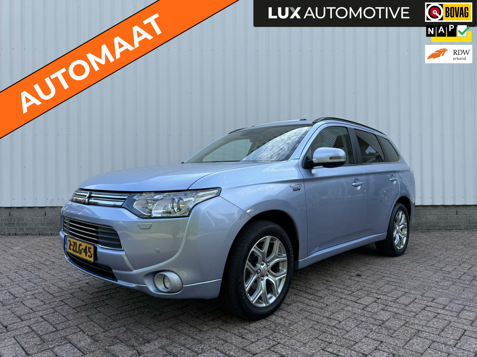 Mitsubishi Mitsubishi Outlander 2.0 PHEV Instyle+ 4WD, Navi, Schuifdak, Camera, Leder, NAP 2015 - voorkant