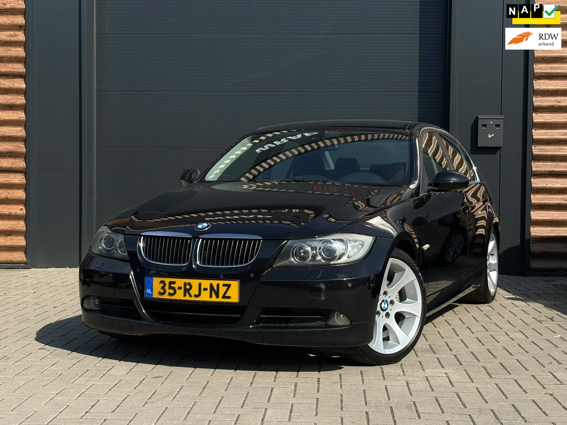 BMW 3er Reihe 325i Dynamic Executive AUTOMAAT XENON ZEER MOOI !!! 2005 - voorkant