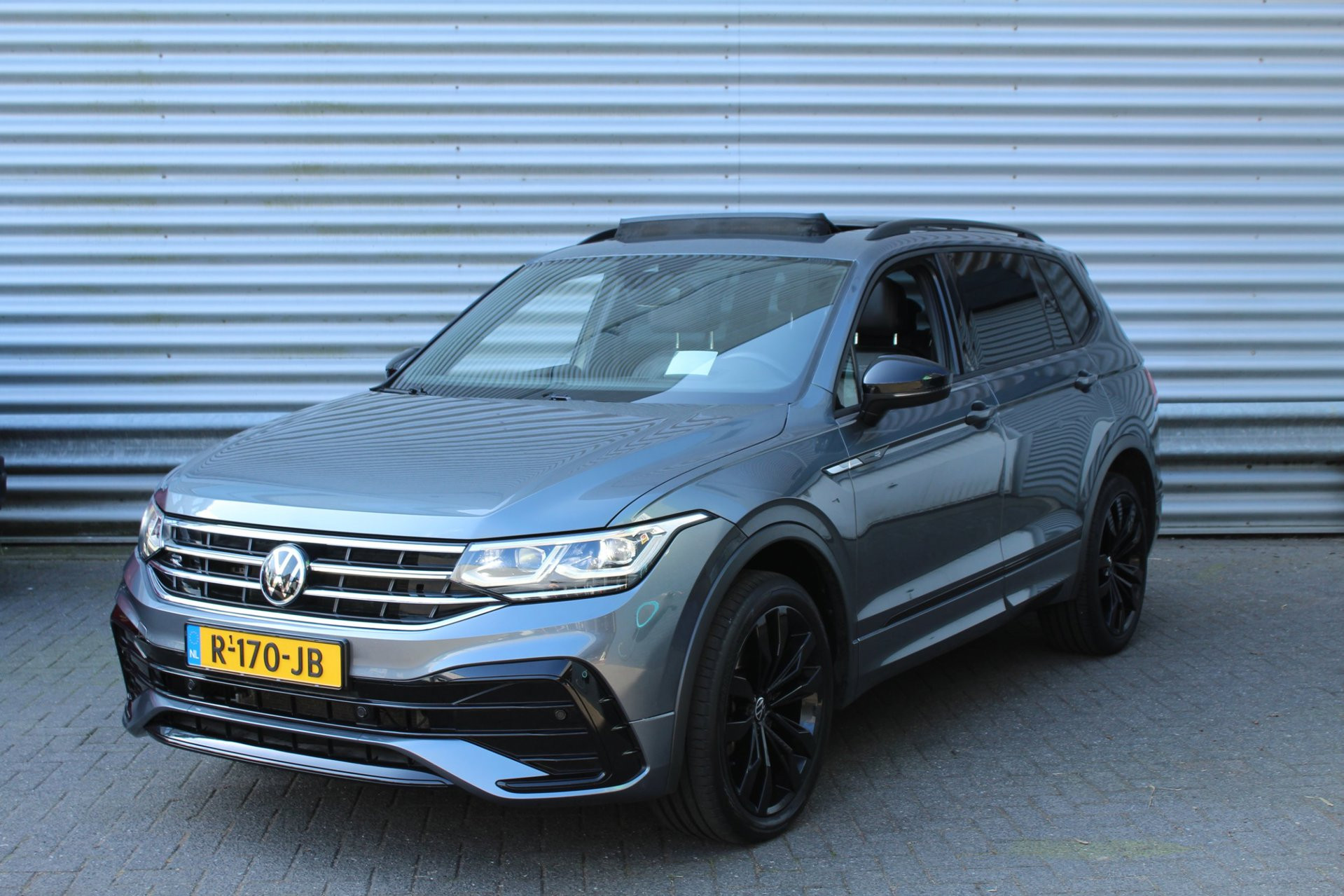 Volkswagen Tiguan 2.0 TSI 4Motion R Line 7p. DSG7 Panoramadak 2022 - voorkant