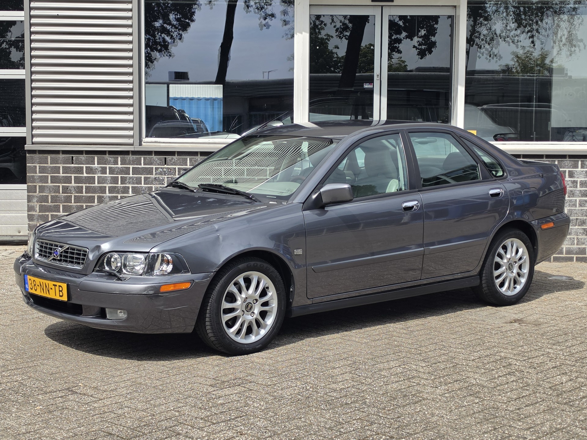 Volvo S40 2.0 Europa Automaat Leder Stoelverwarming 2004 - voorkant