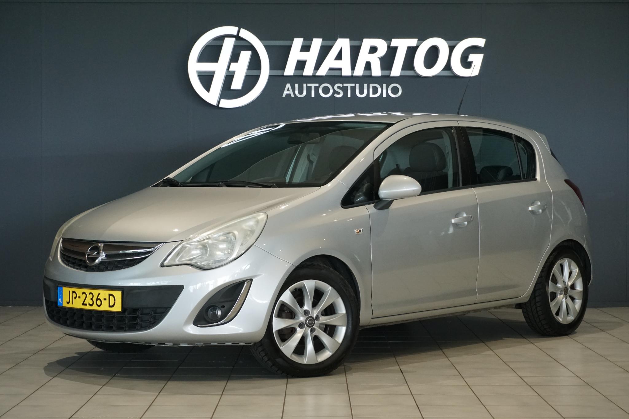 Opel Corsa 1.4-16V Anniversary Edition 2012 - voorkant