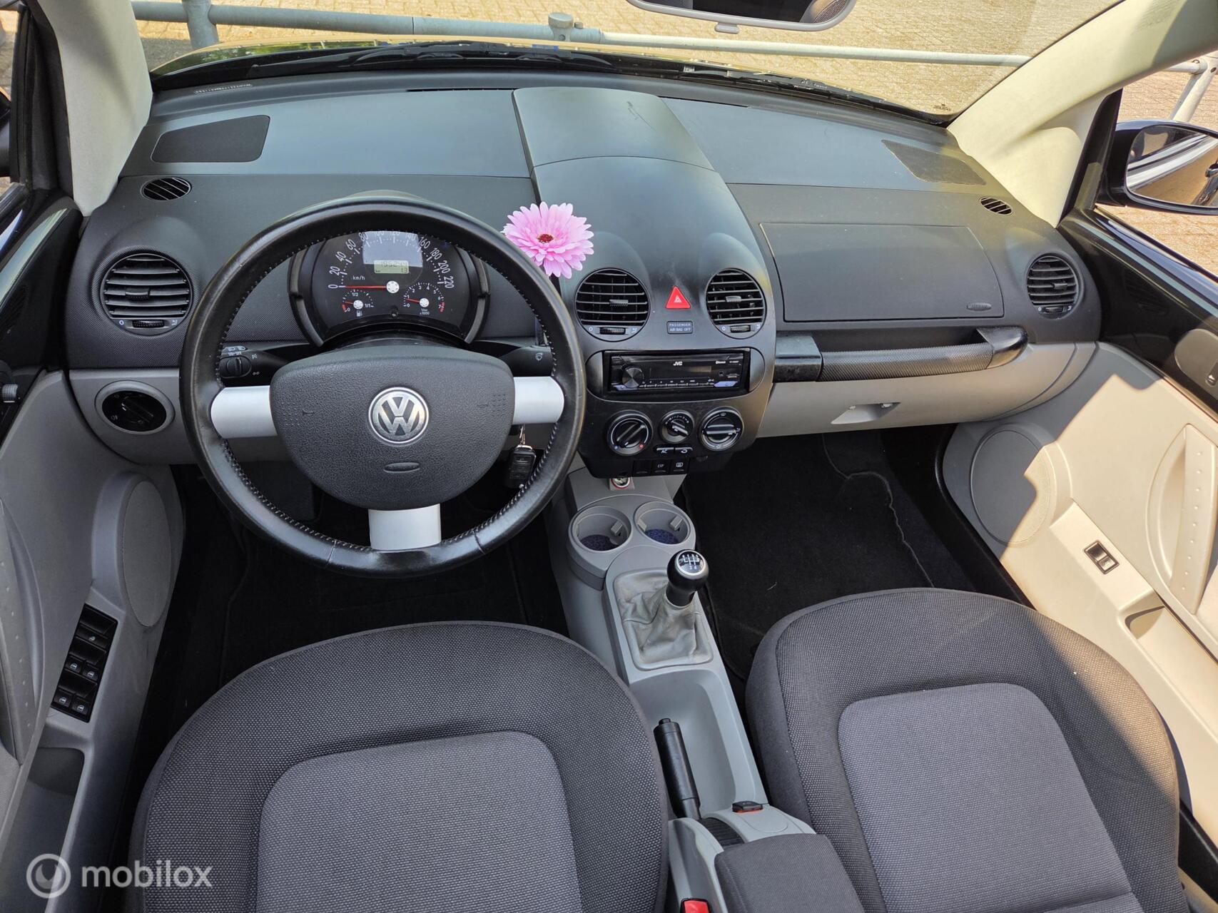 Foto van Volkswagen New Beetle Cabriolet