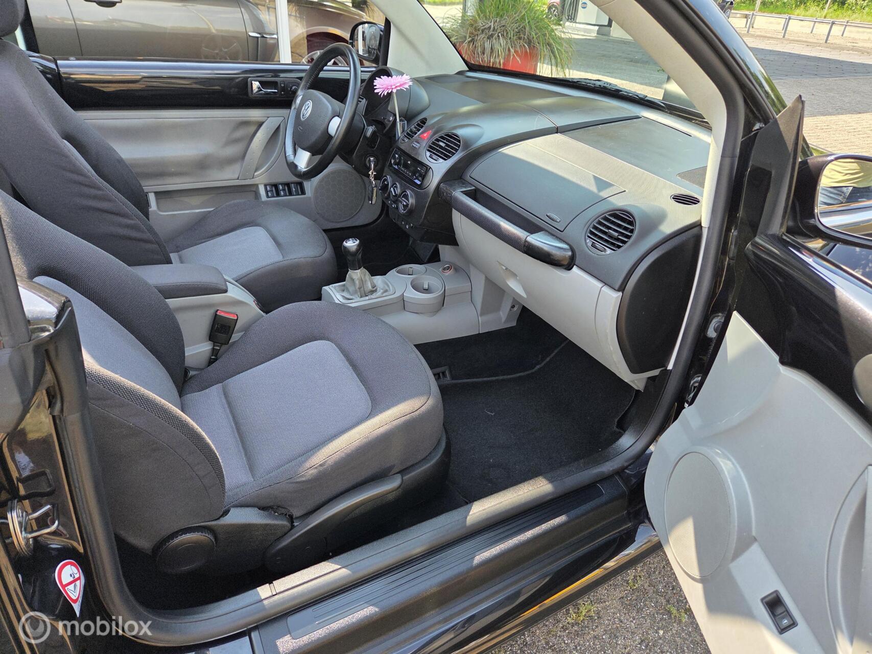 Foto van Volkswagen New Beetle Cabriolet