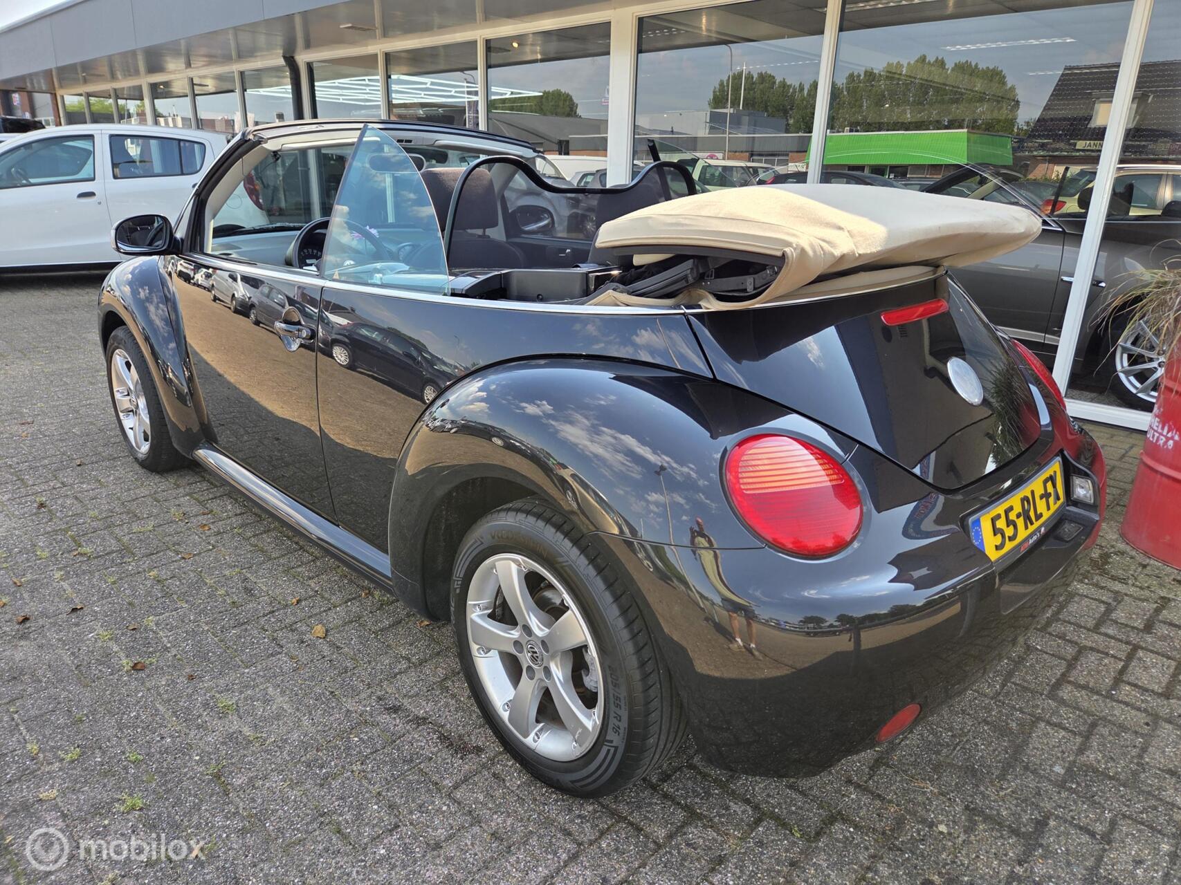 Foto van Volkswagen New Beetle Cabriolet
