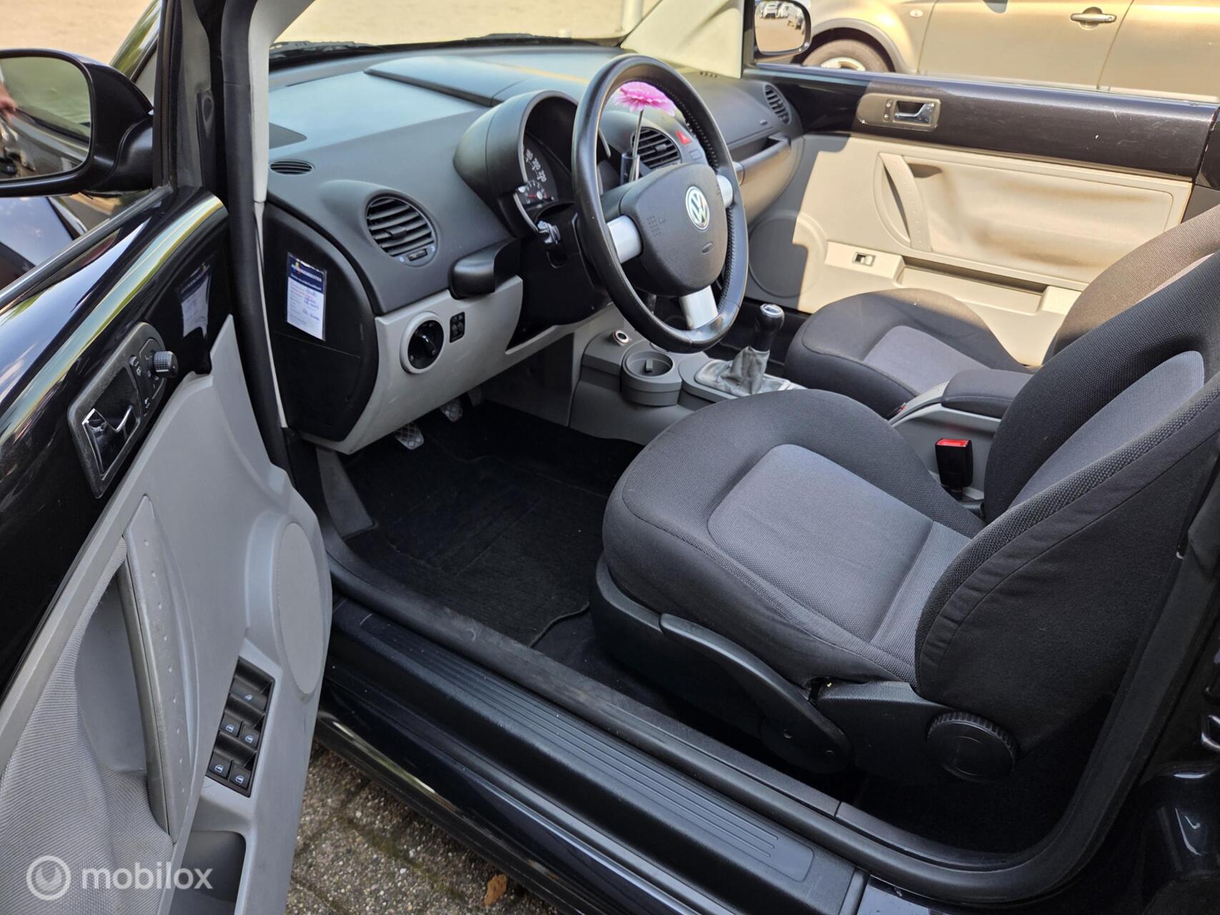 Foto van Volkswagen New Beetle Cabriolet