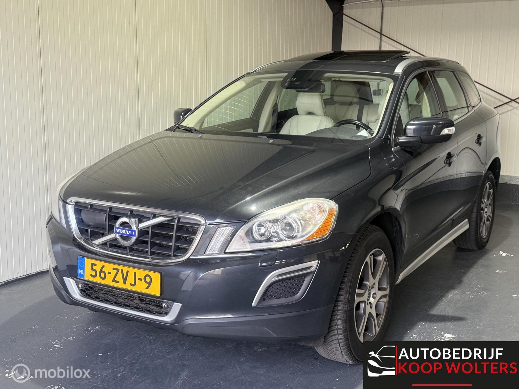 Volvo Xc60 2.0 T5 Inscription Pano Xenon Blis 2013 - voorkant