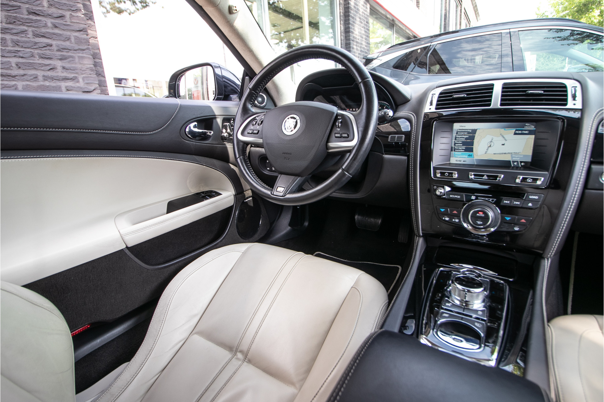 Foto van Jaguar XKR