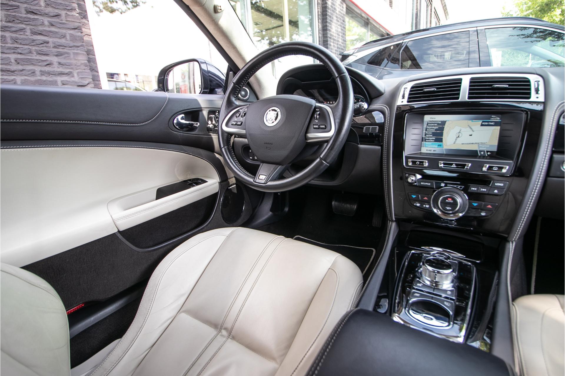Foto van Jaguar XKR